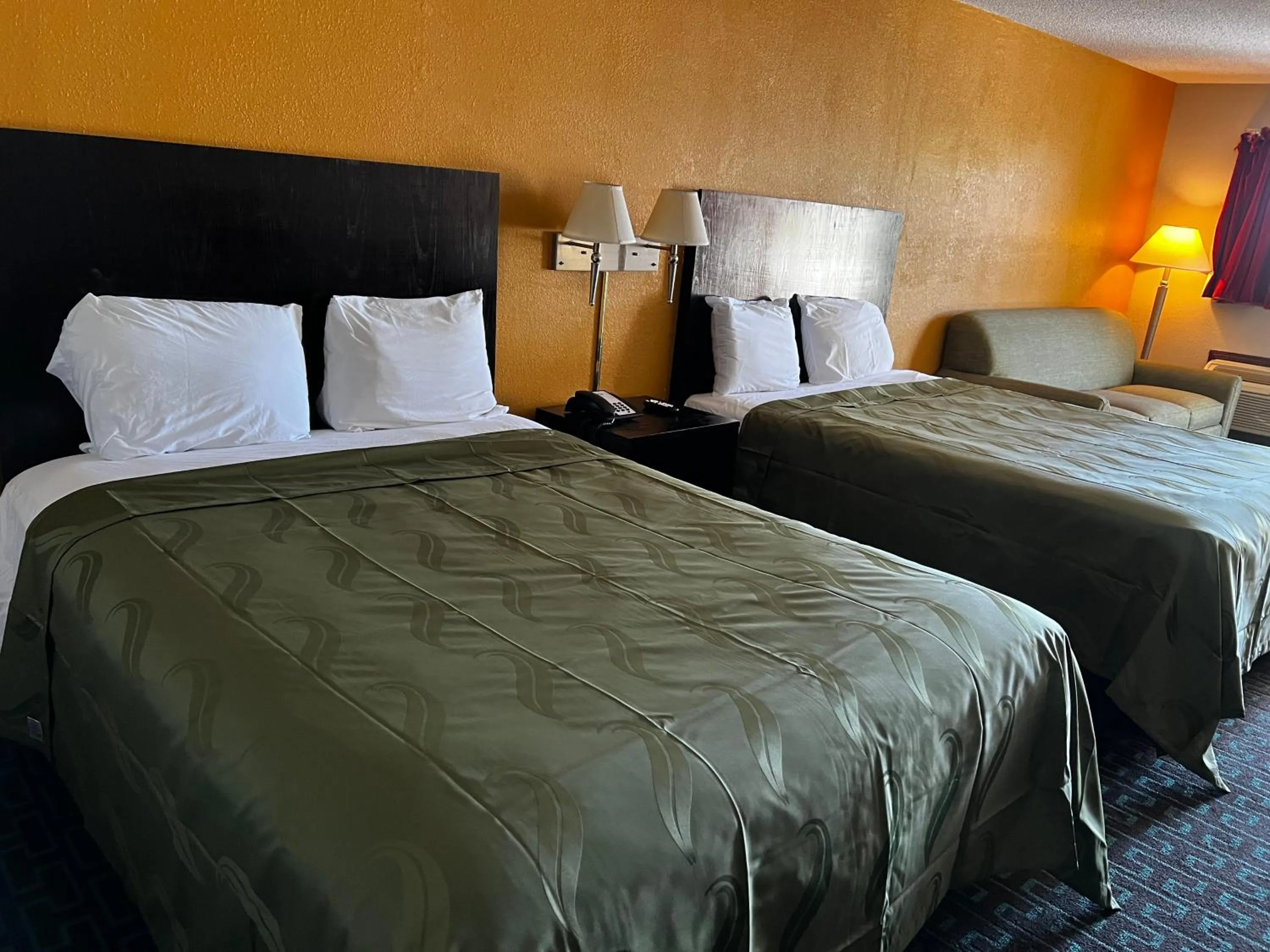 Express Inn & Suites