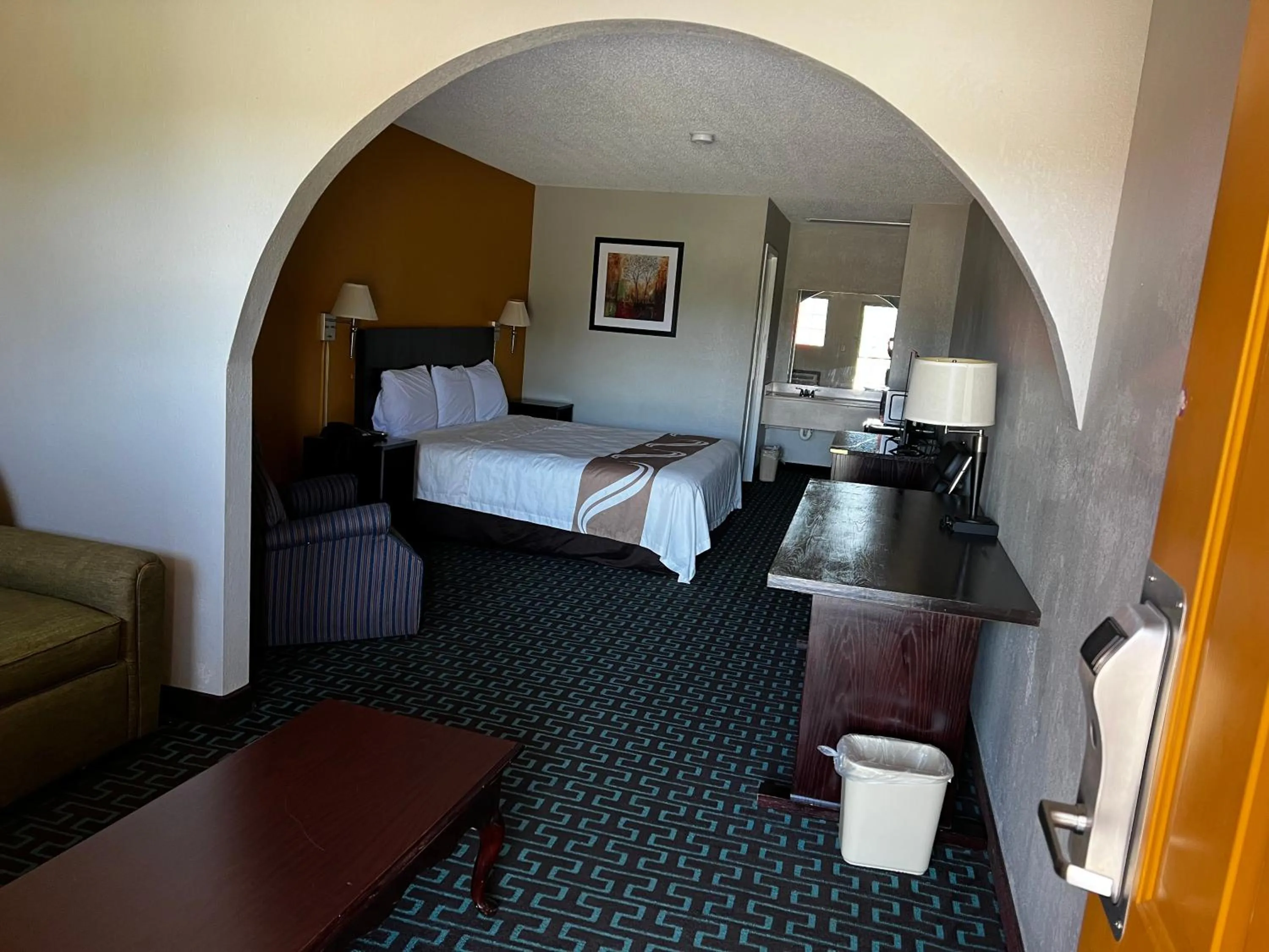 Express Inn & Suites