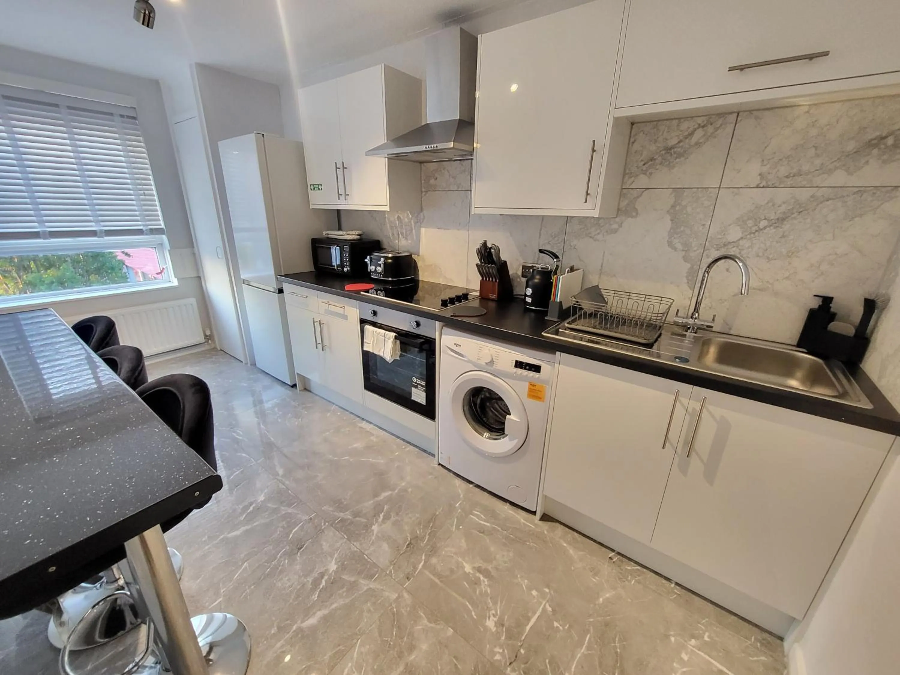 Kitchen or kitchenette in London Central Modern Apartment Charlton