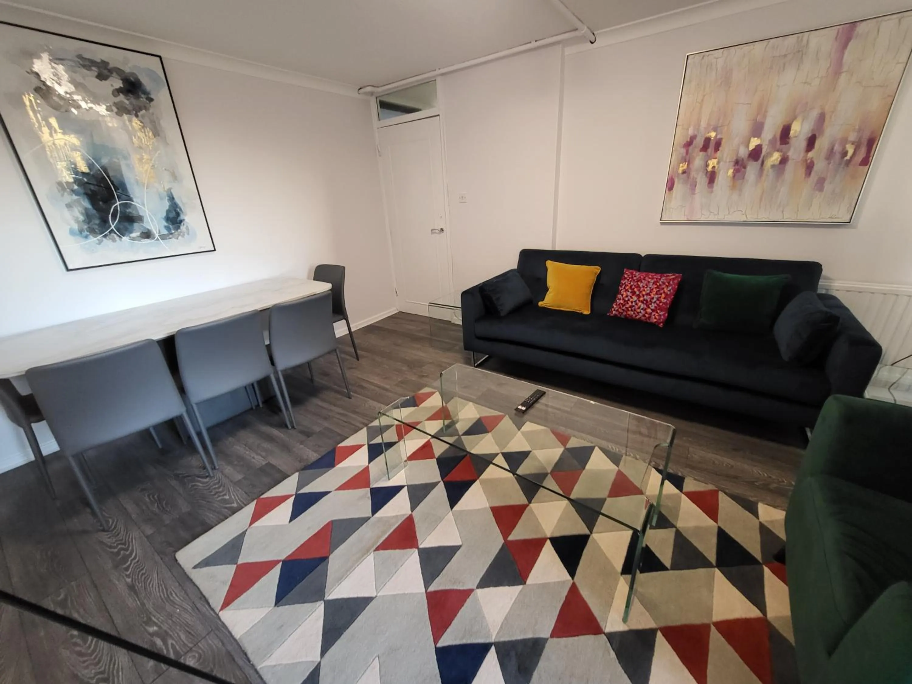 Living room in London Central Modern Apartment Charlton