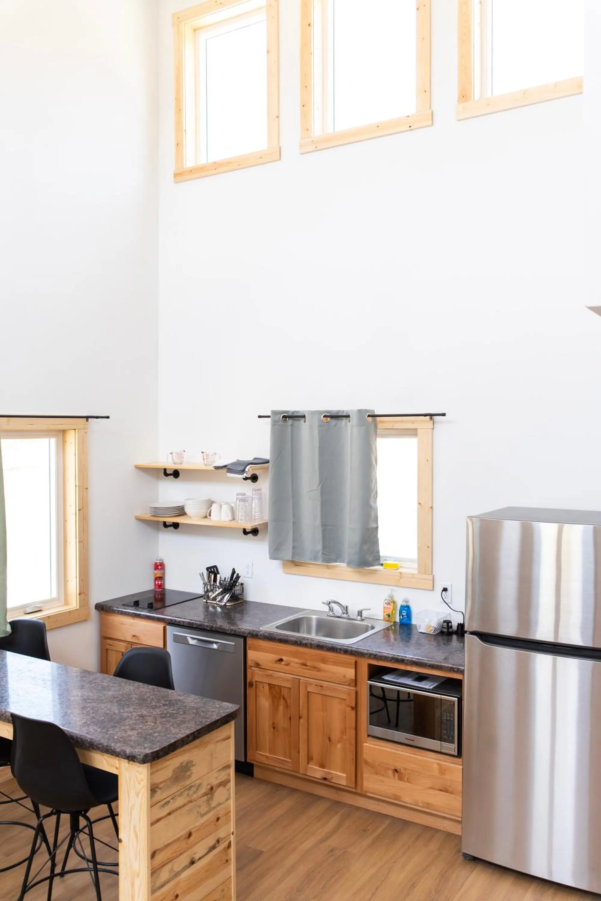 Kitchen or kitchenette in Bluffside Gardens