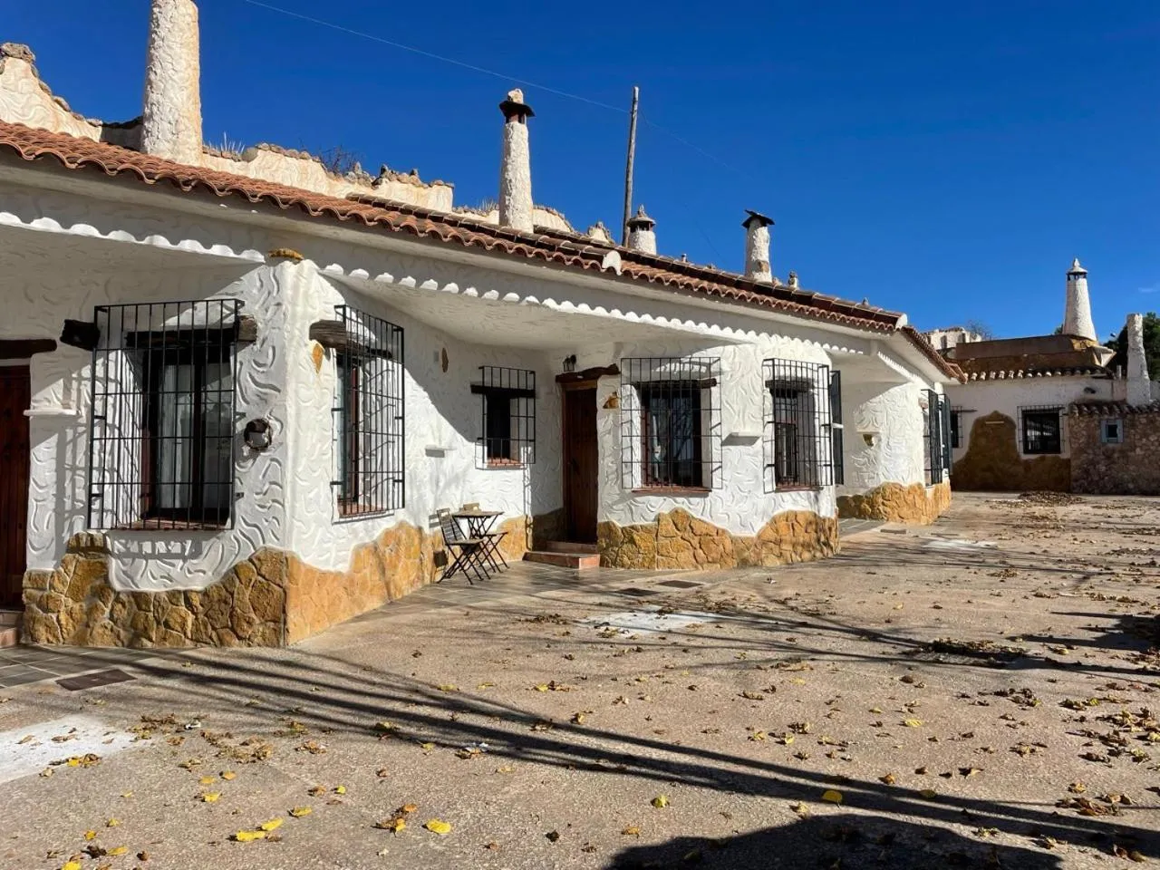 Facade/entrance in Cuevas El Atochal Orígenes