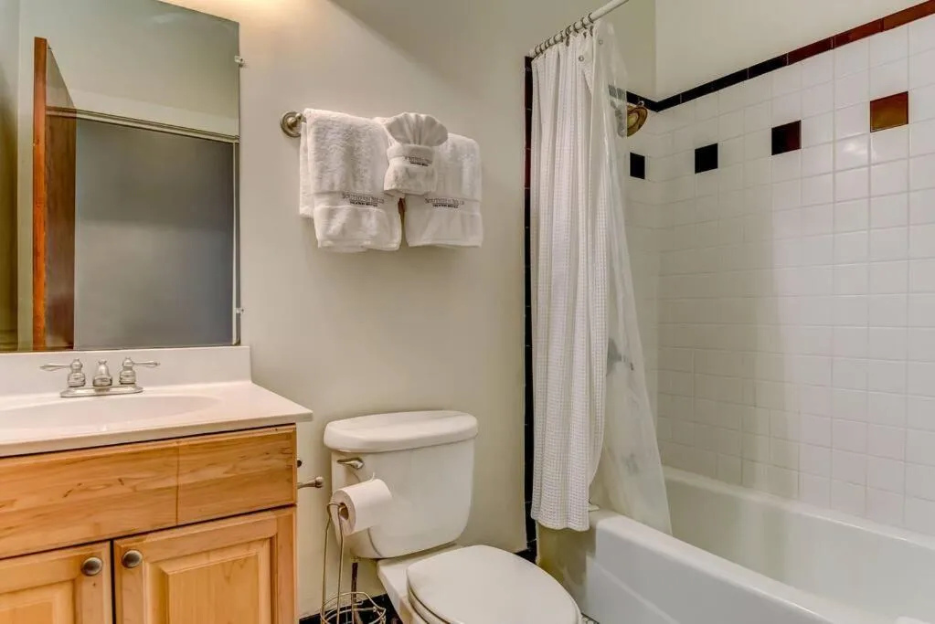 Loft steps from City Hall and River Street