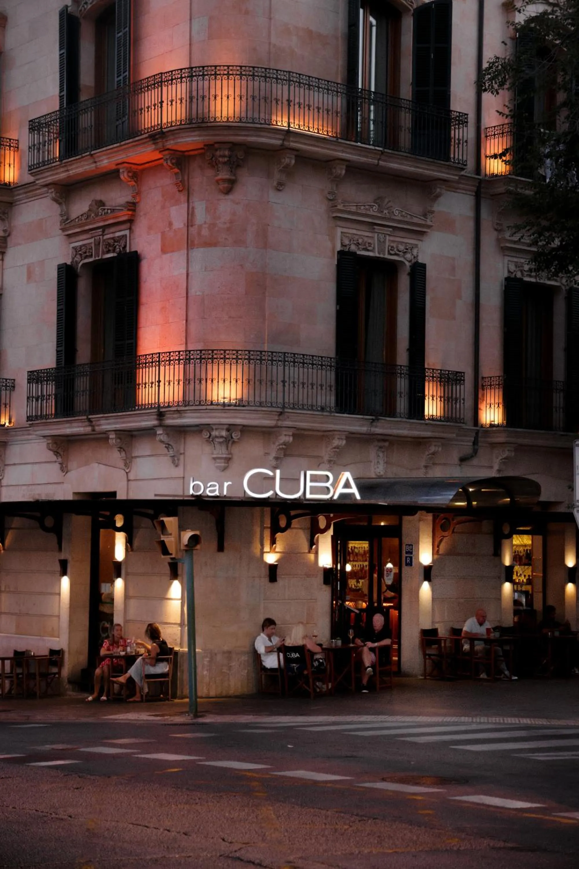 Property building in Hotel Hostal Cuba