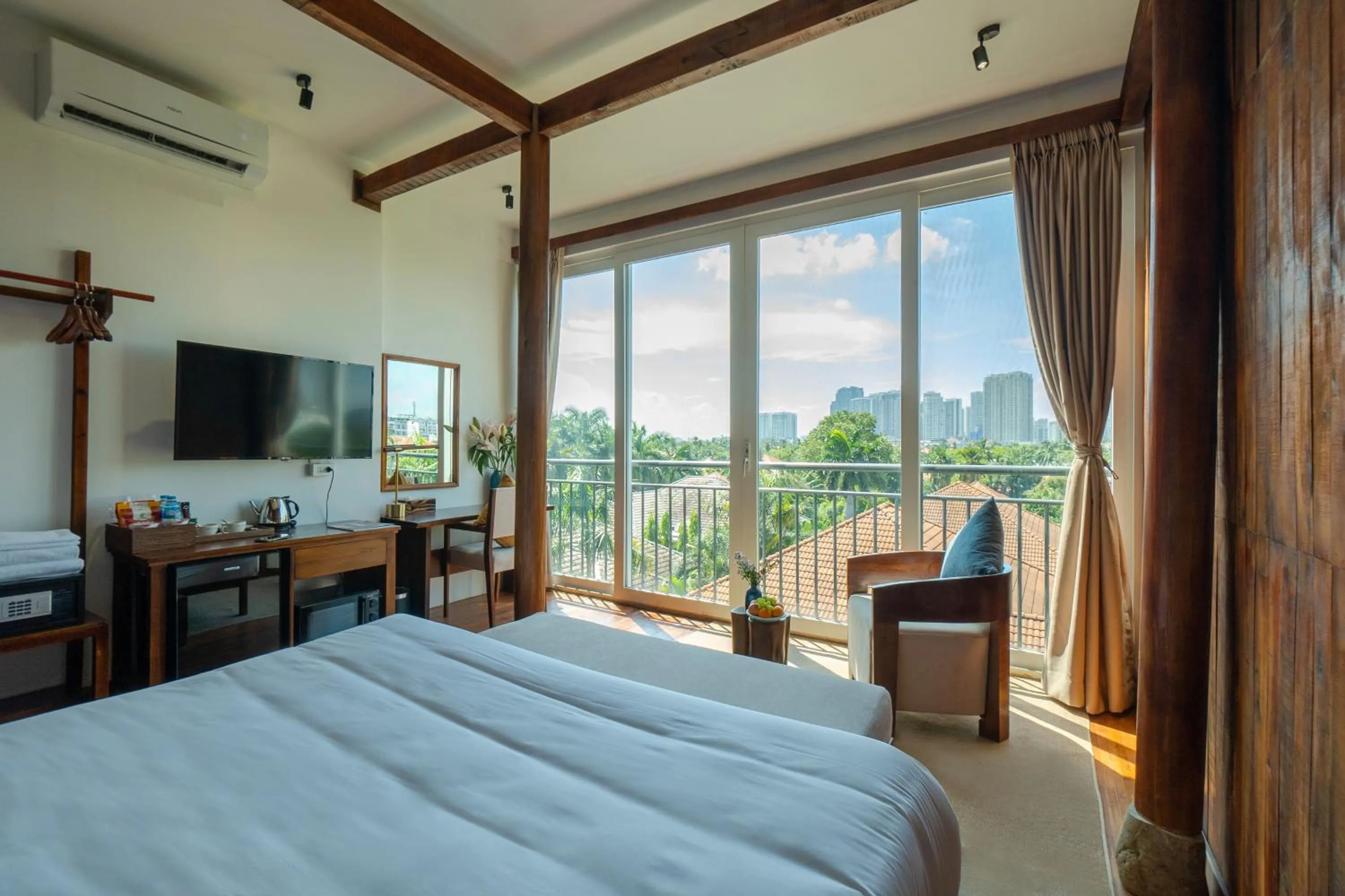 View (from property/room), Bed in Nexus House Lang Bao Chi