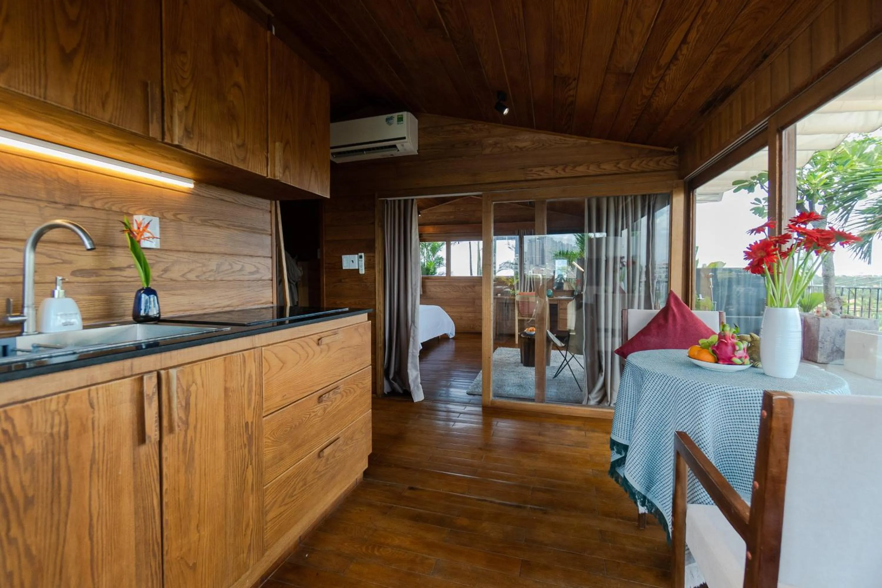 Kitchen or kitchenette in Nexus House Lang Bao Chi