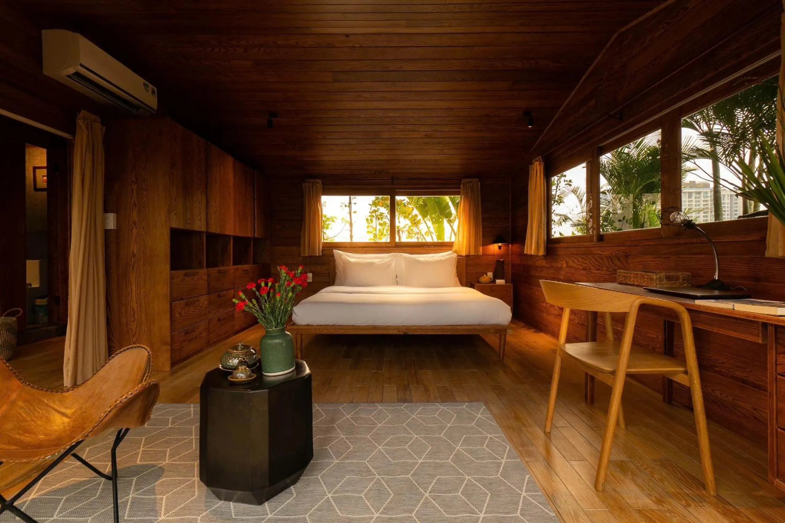 Bed in Nexus House Lang Bao Chi