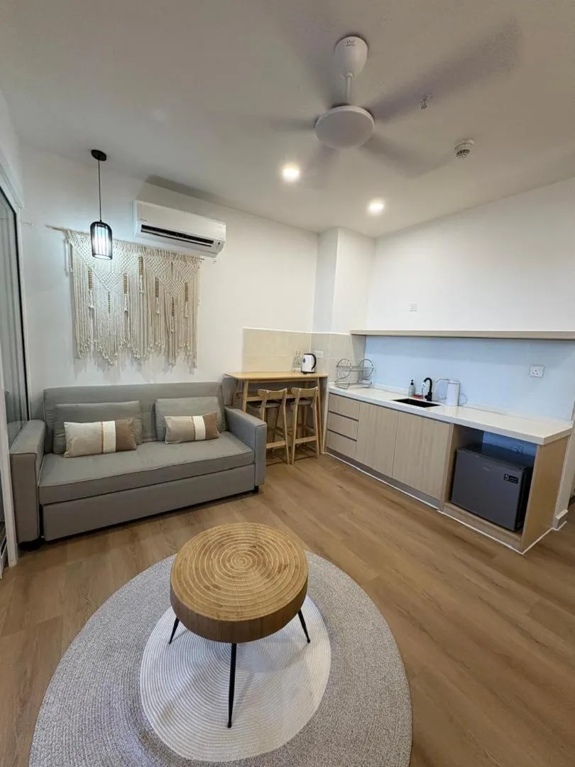 Photo of the whole room in Borneotel The Shore KK by CHG