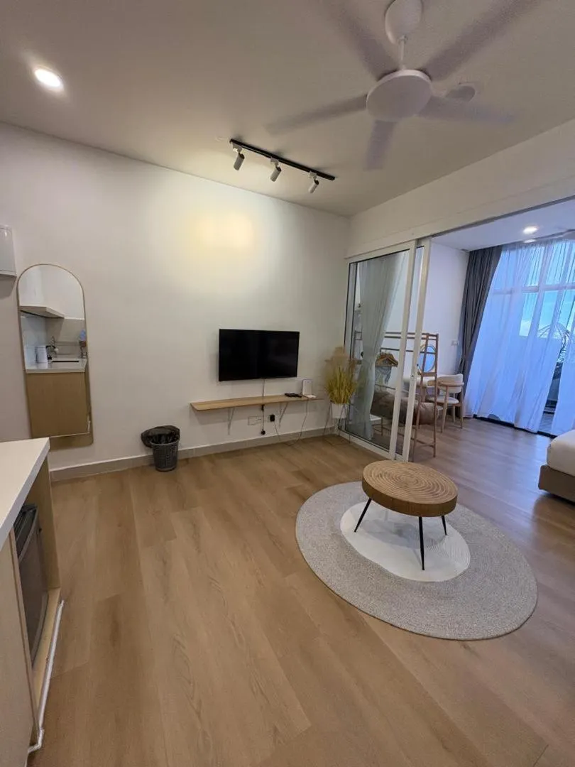 Photo of the whole room in Borneotel The Shore KK by CHG