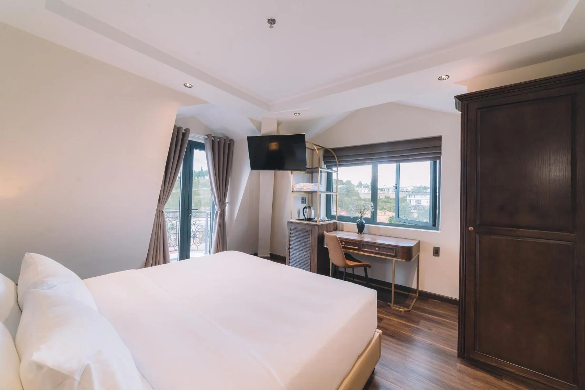 Bed in Sunset Hill Dalat