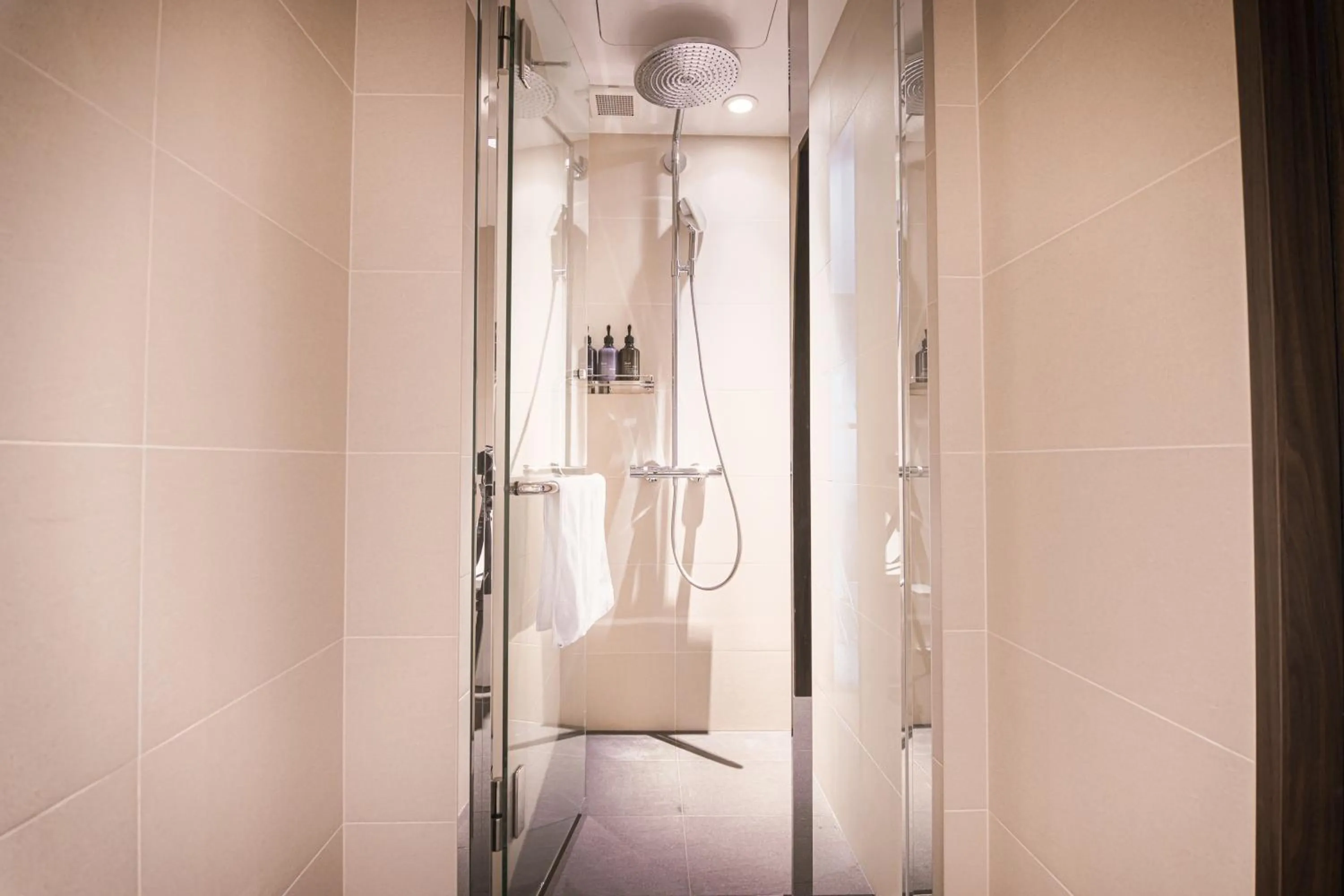 Shower in KABIN Kyoto