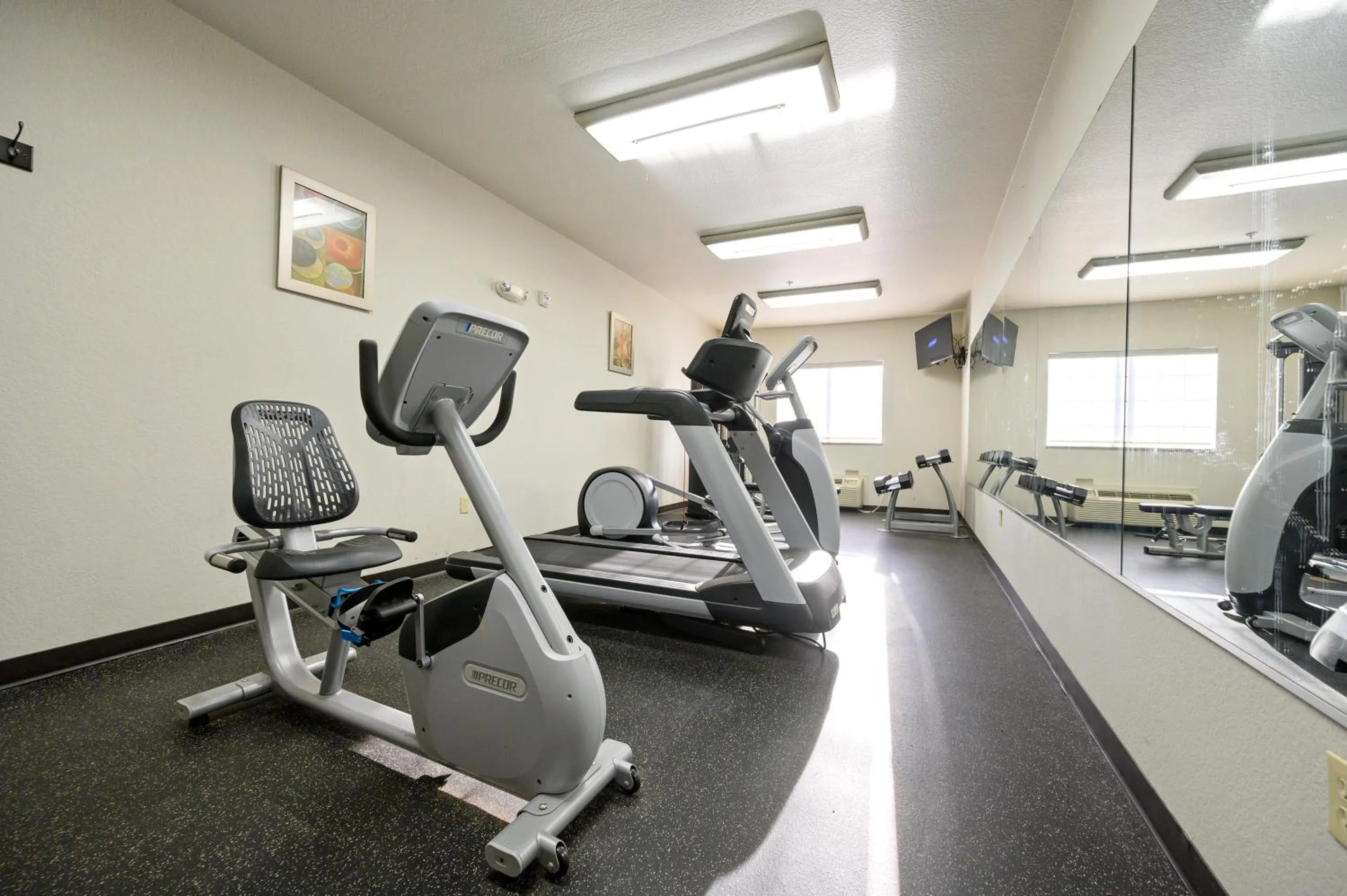 Fitness centre/facilities in HiWay Inn Express of Broken Bow