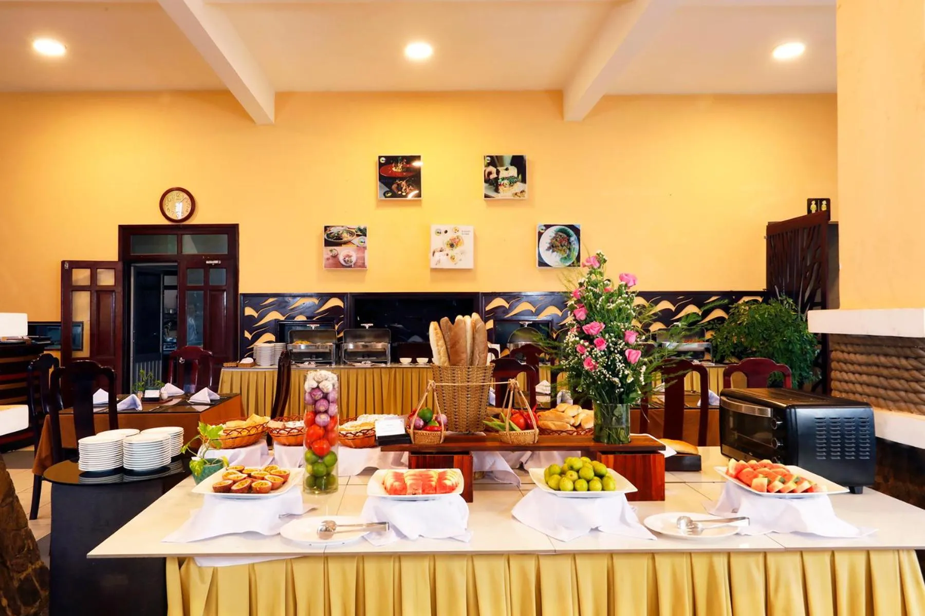 Hon Rom Central Beach Resort