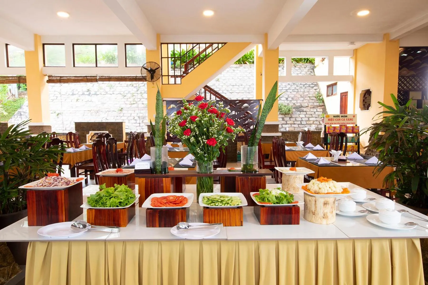 Hon Rom Central Beach Resort