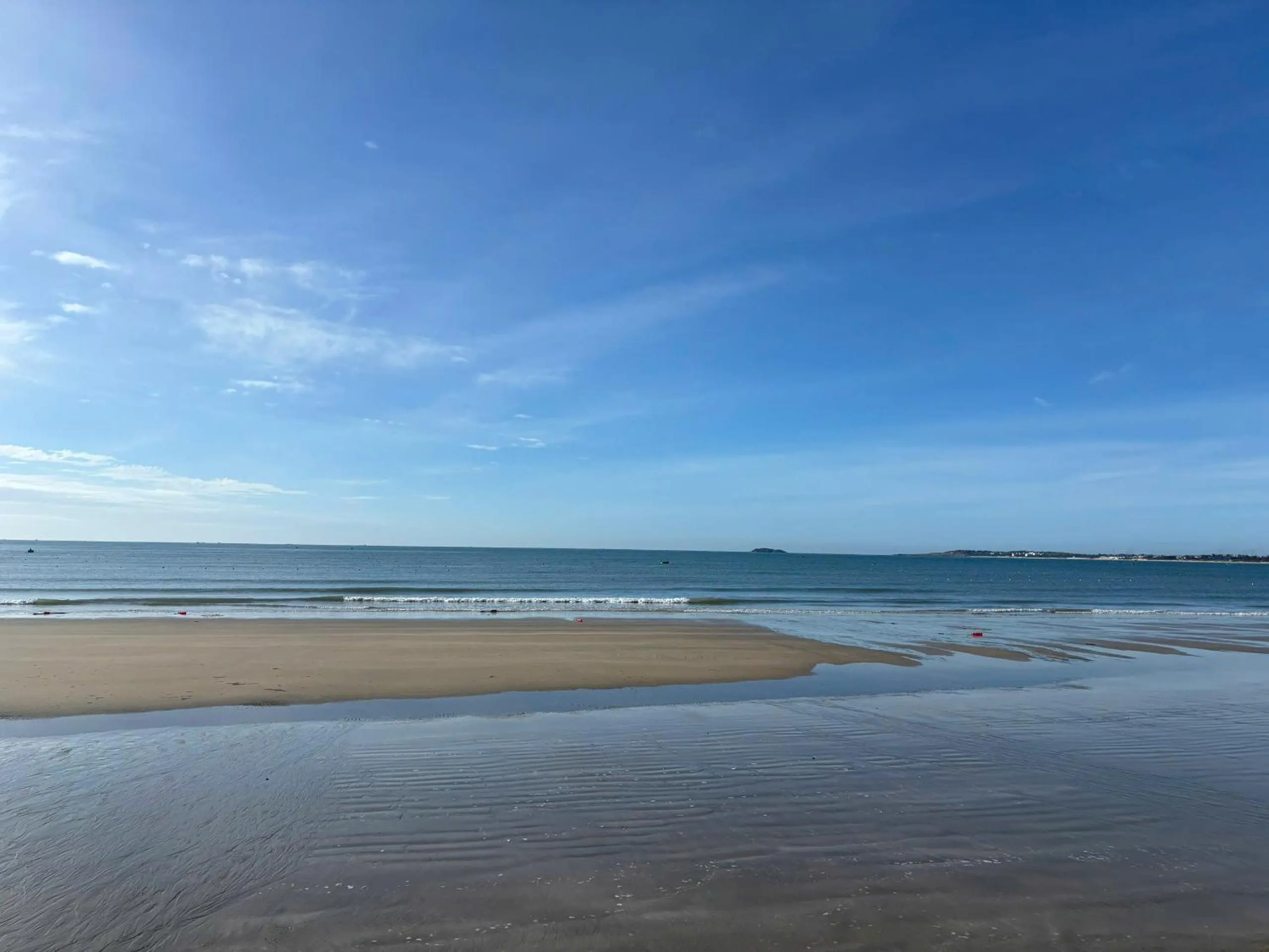 Hon Rom Central Beach Resort