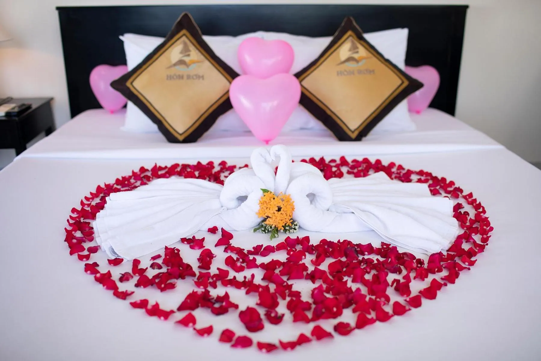 Bed in Hon Rom Central Beach Resort