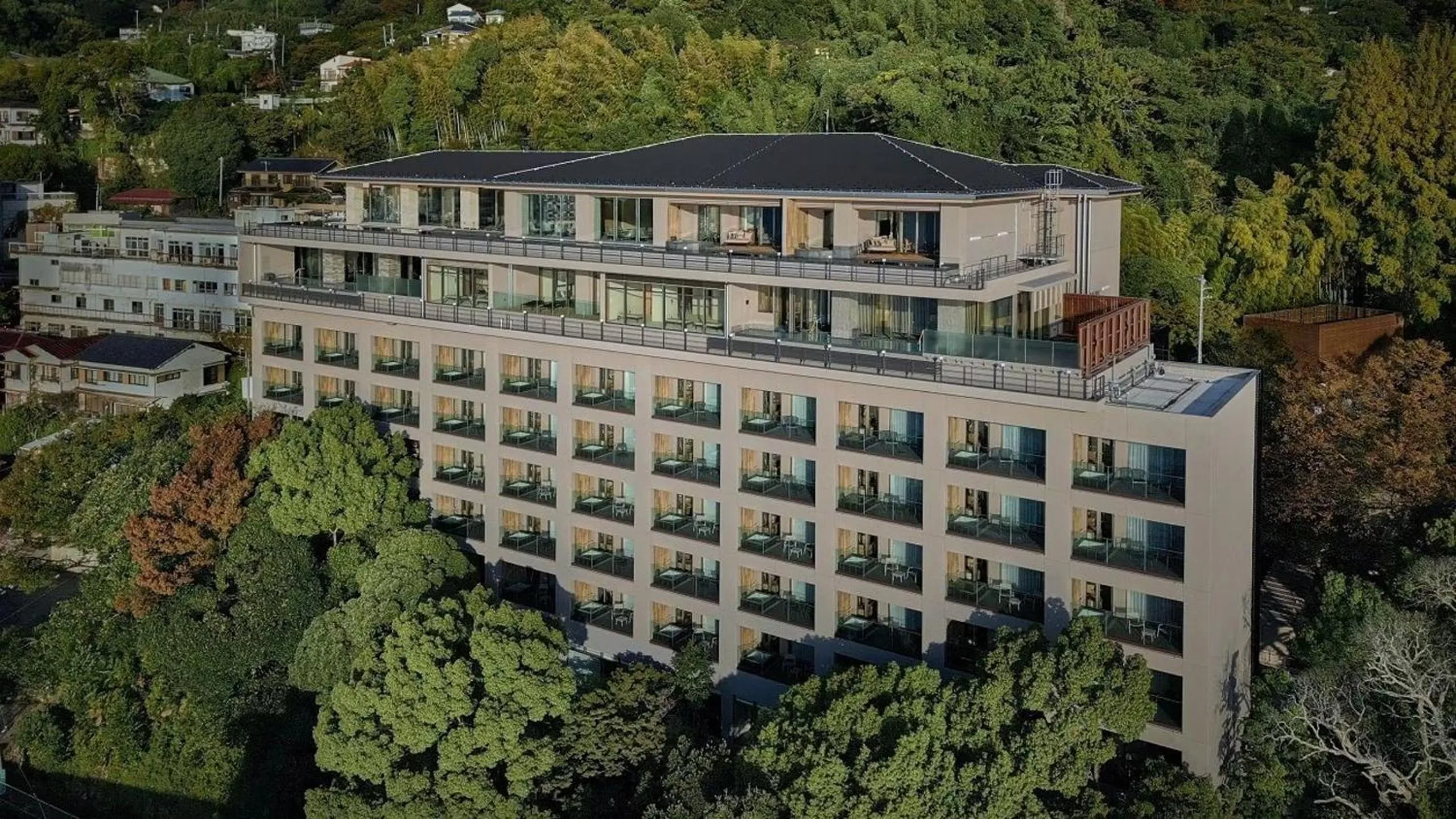 Property building in Atami Izusan Karaku