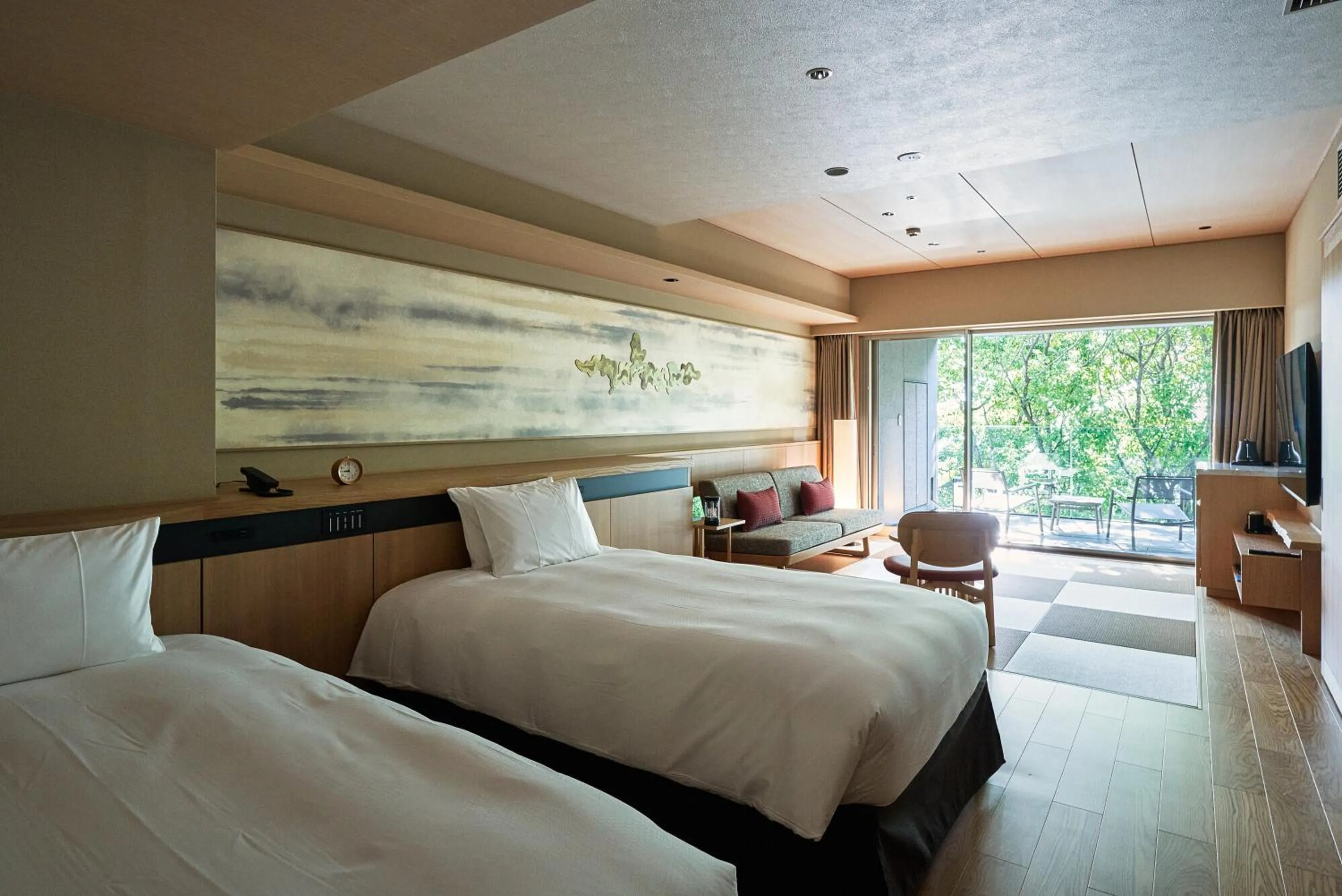 Photo of the whole room, Bed in Atami Izusan Karaku