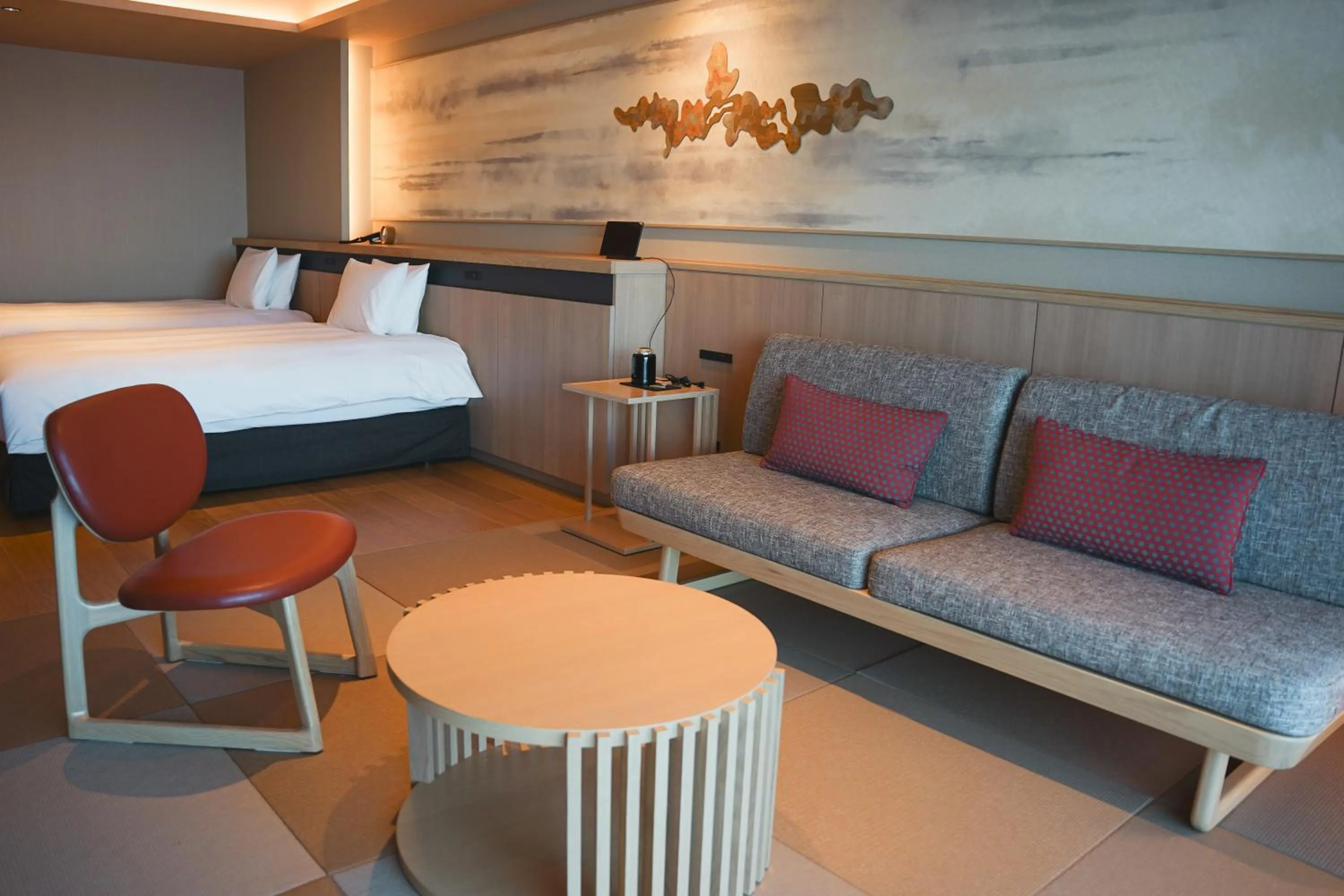 Photo of the whole room, Bed in Atami Izusan Karaku