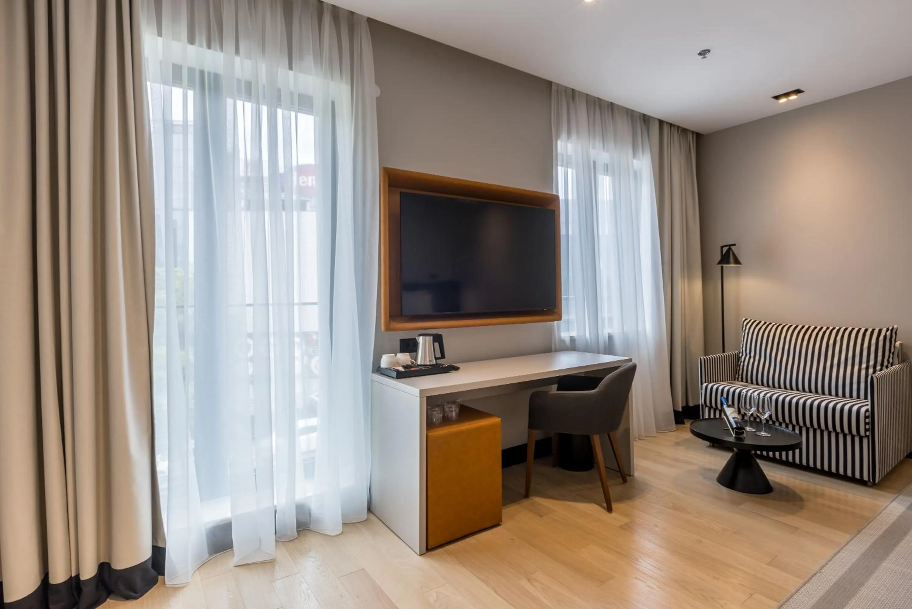 TV and multimedia in Cora Hotel