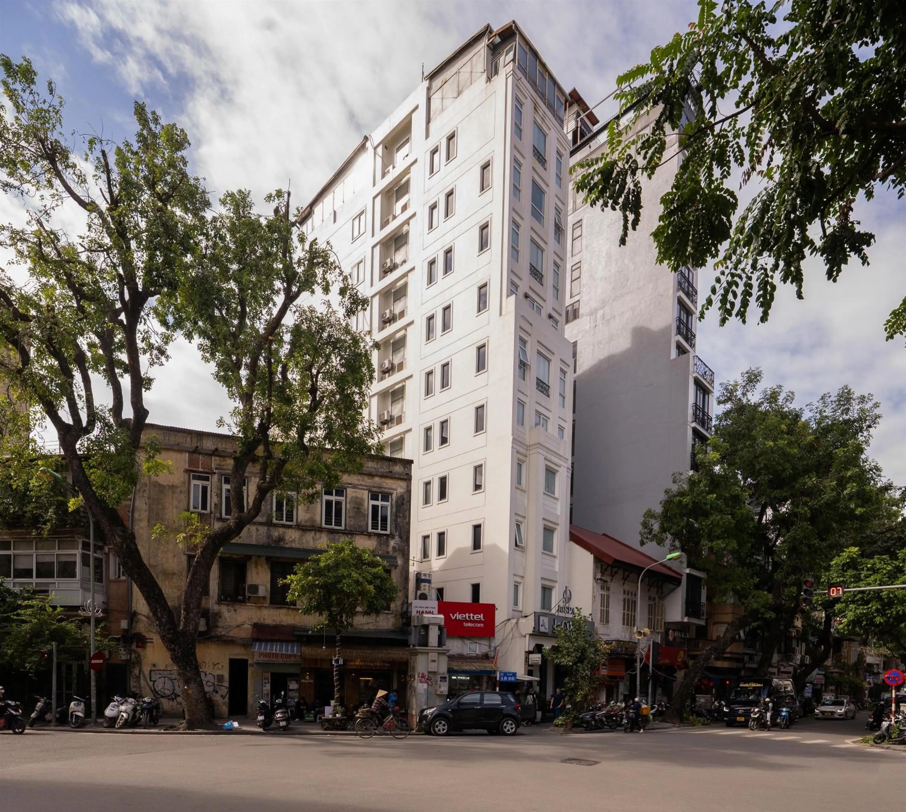 Property building in Ja Cosmo Hotel and Spa