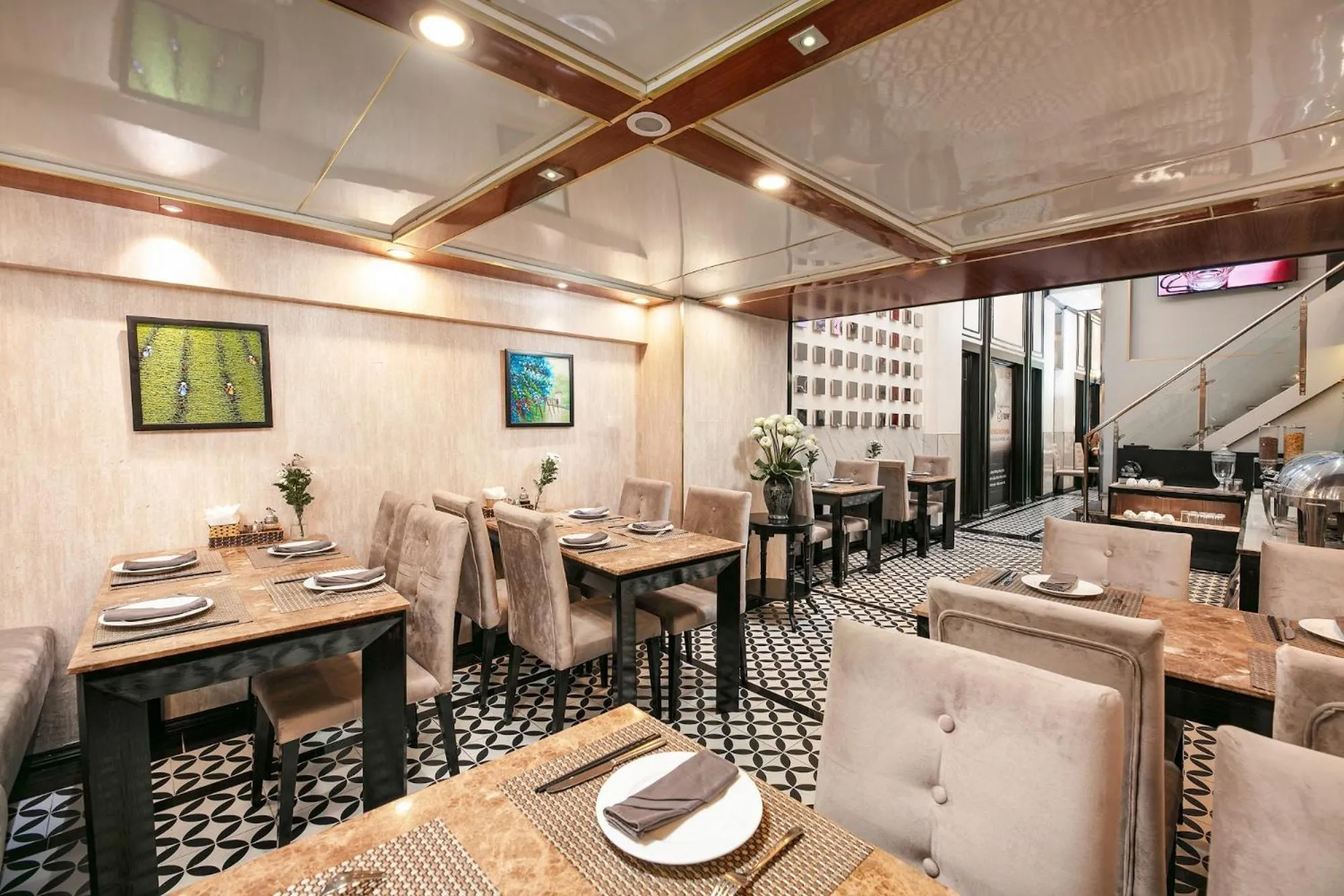 Restaurant/places to eat in Ja Cosmo Hotel and Spa