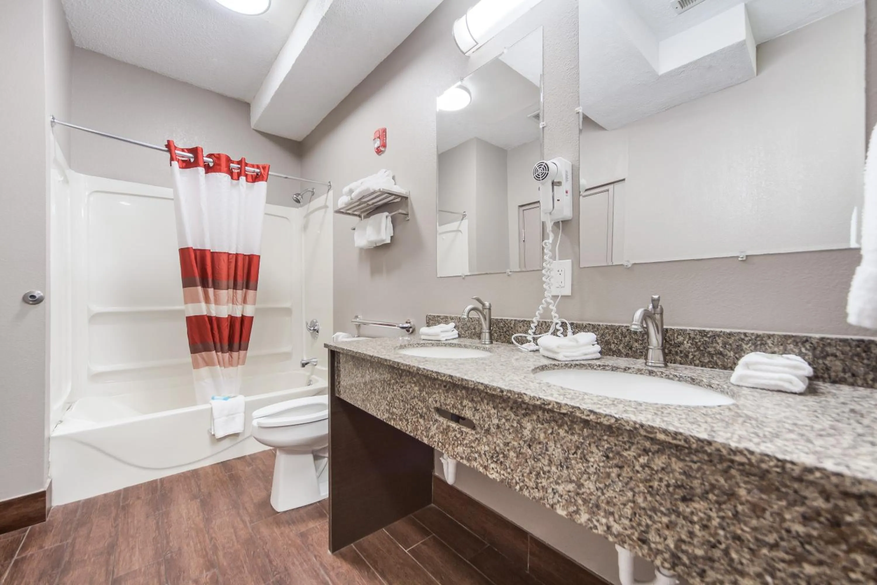 Photo of the whole room in Red Roof Inn & Suites Omaha - Council Bluffs