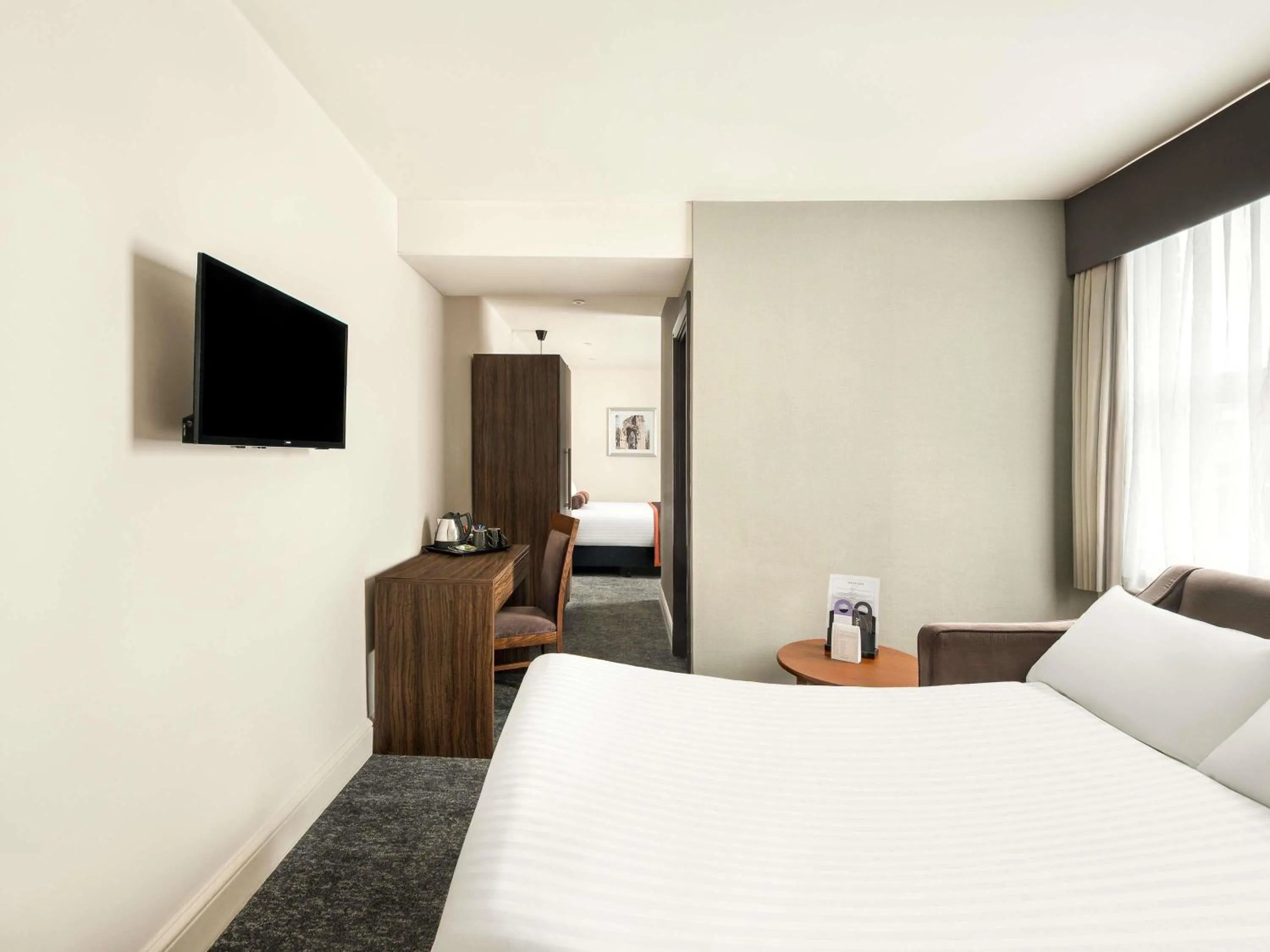 Bedroom, Bed in Mercure Doncaster Centre Danum Hotel