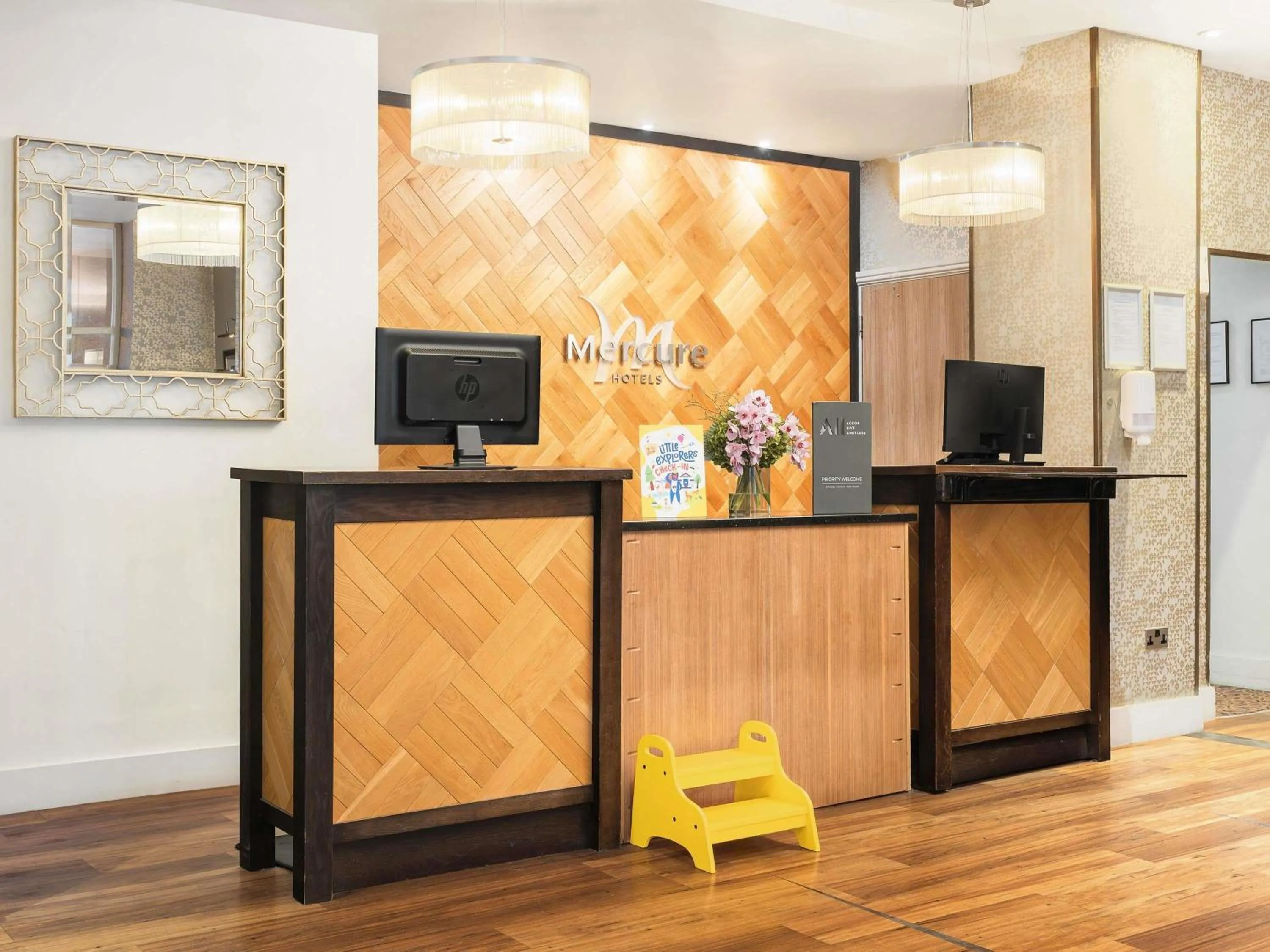 Property building in Mercure Doncaster Centre Danum Hotel