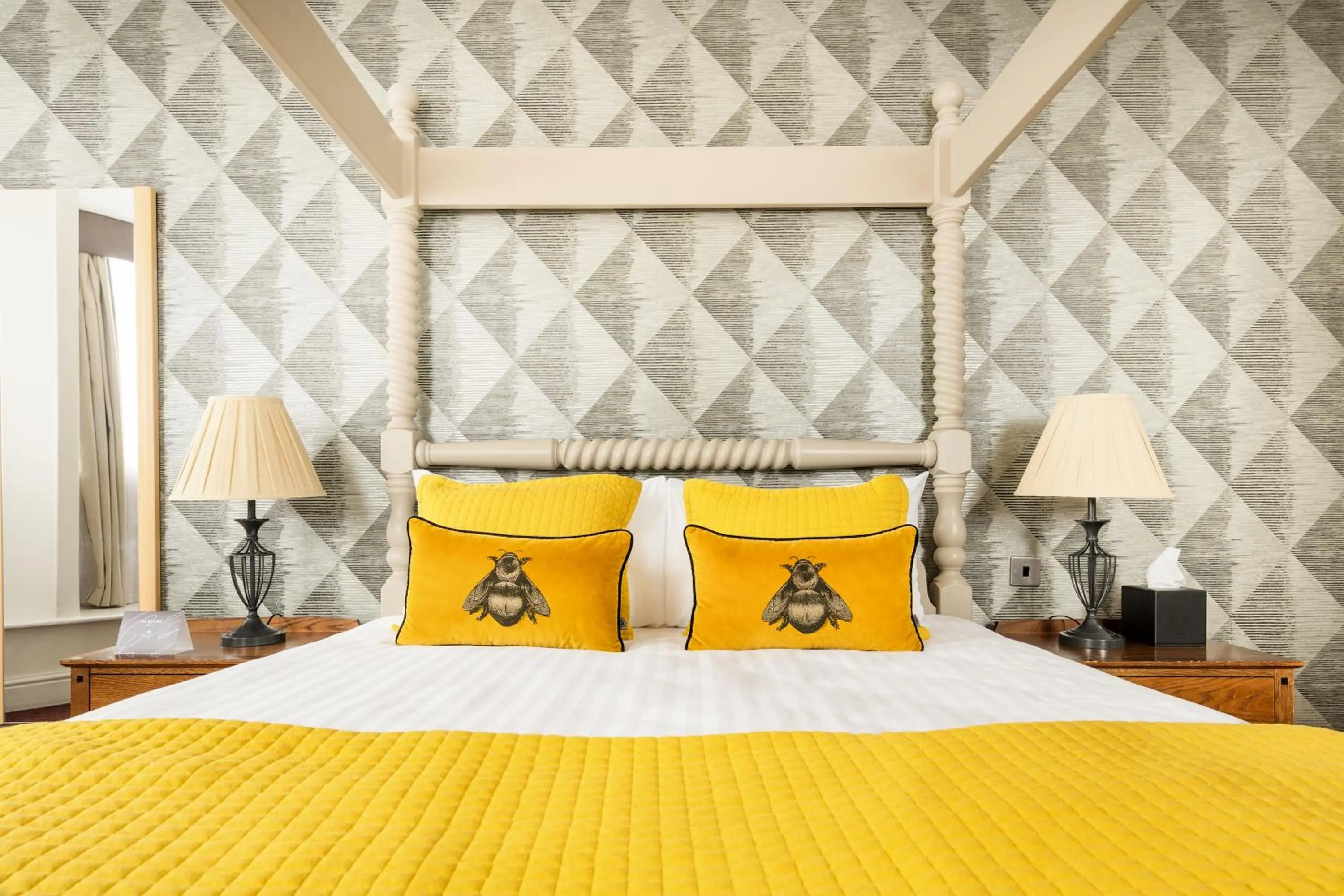 Bed in Mercure Doncaster Centre Danum Hotel