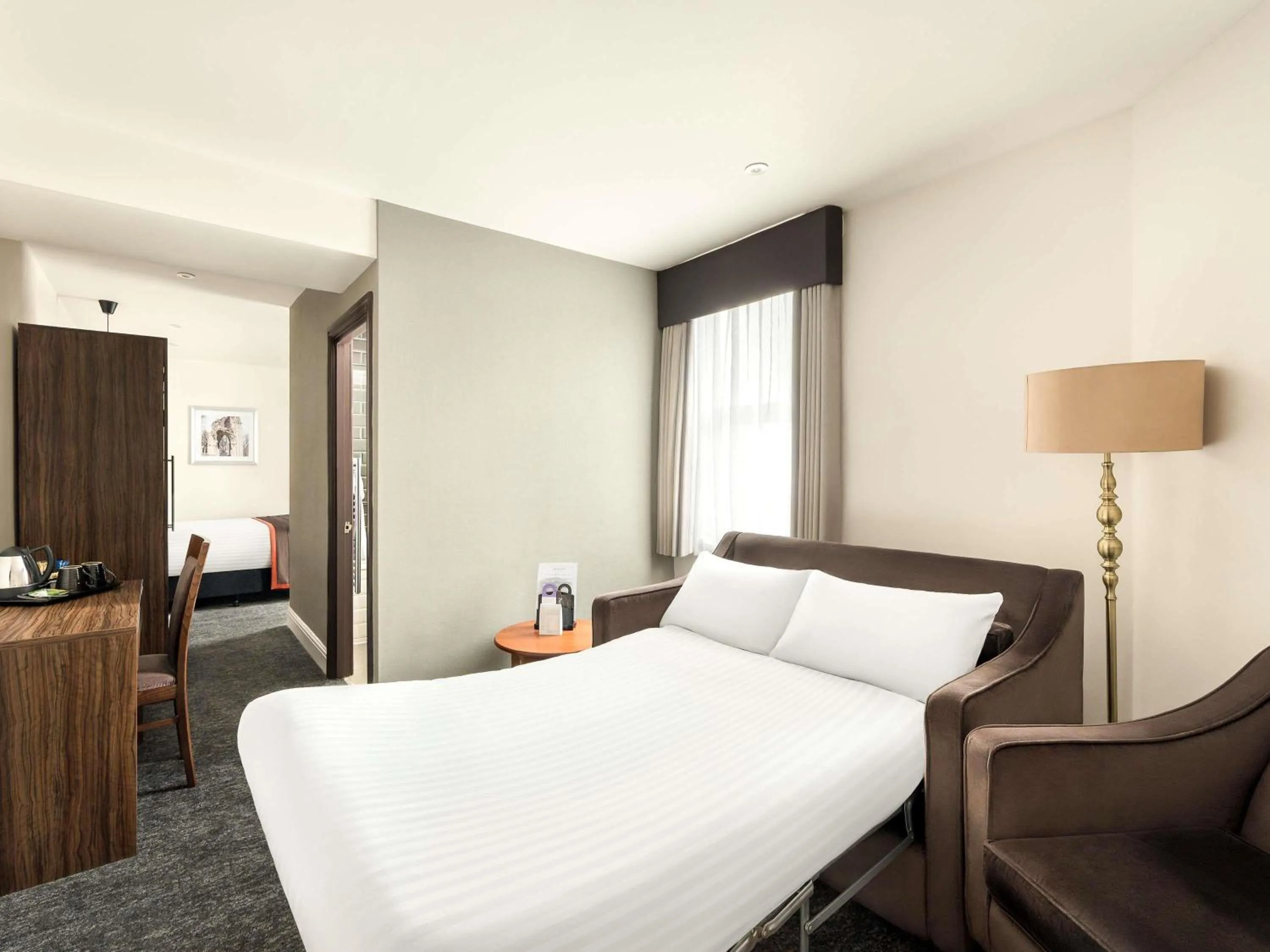 Bedroom, Bed in Mercure Doncaster Centre Danum Hotel