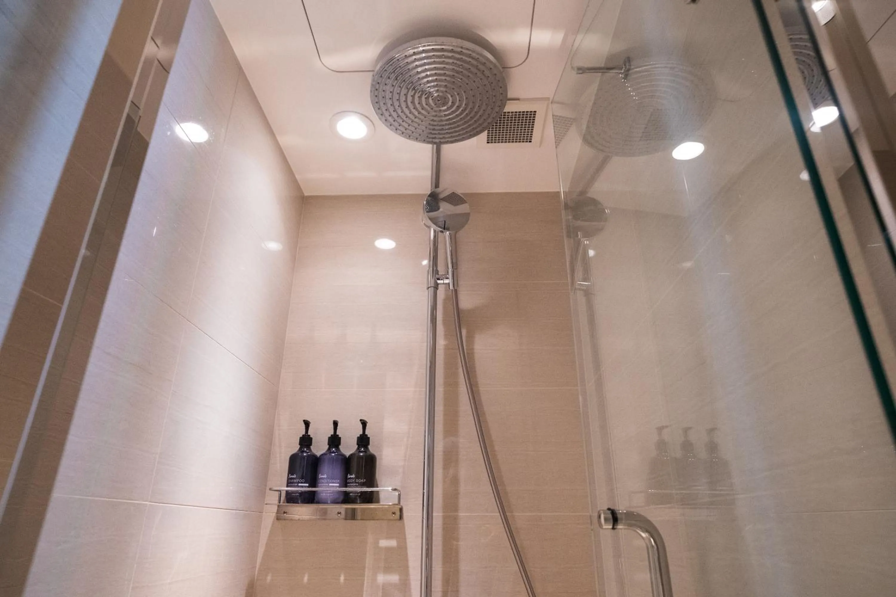 Shower in KABIN Koji