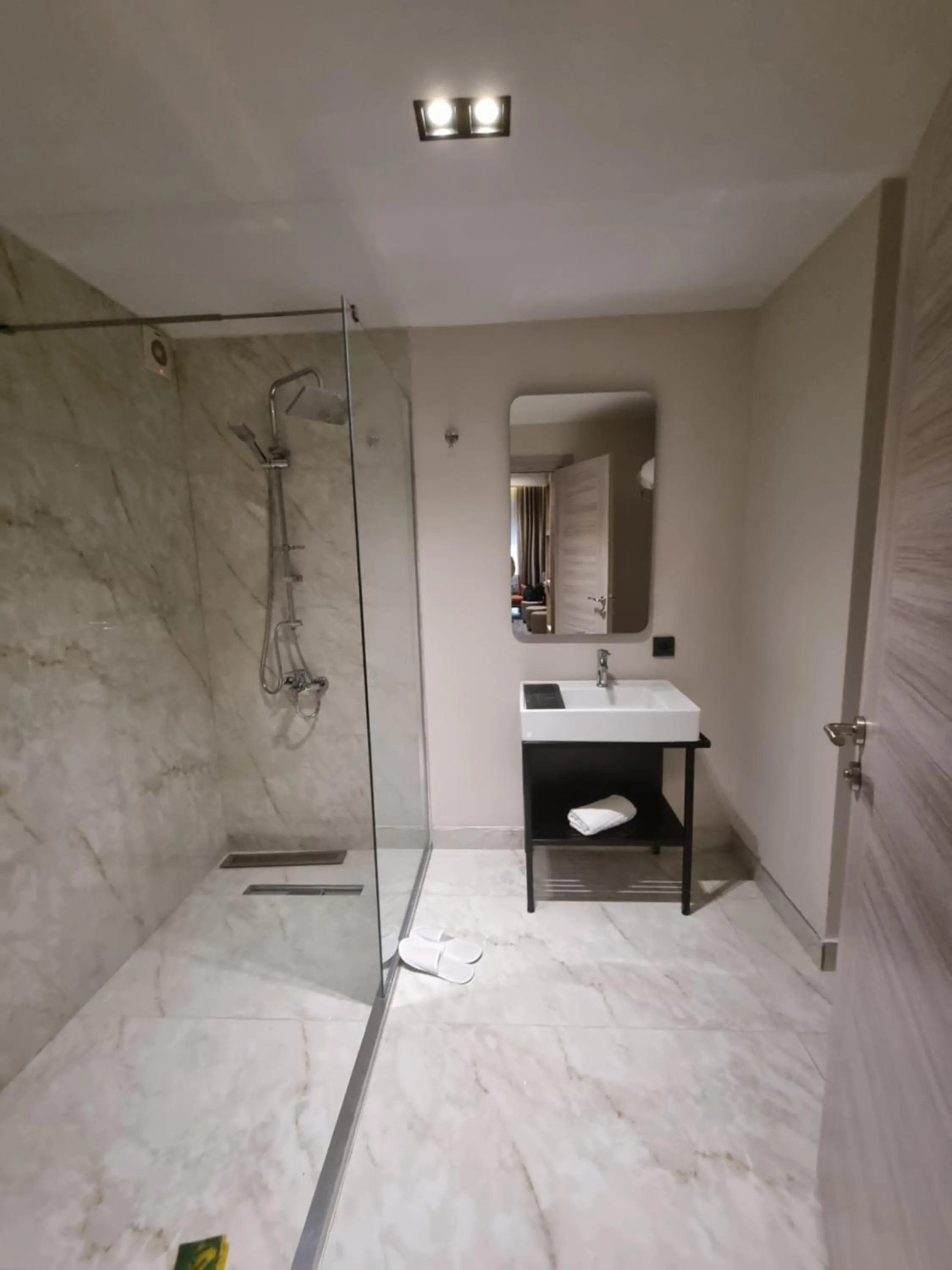 Shower in Hotel Kalfa