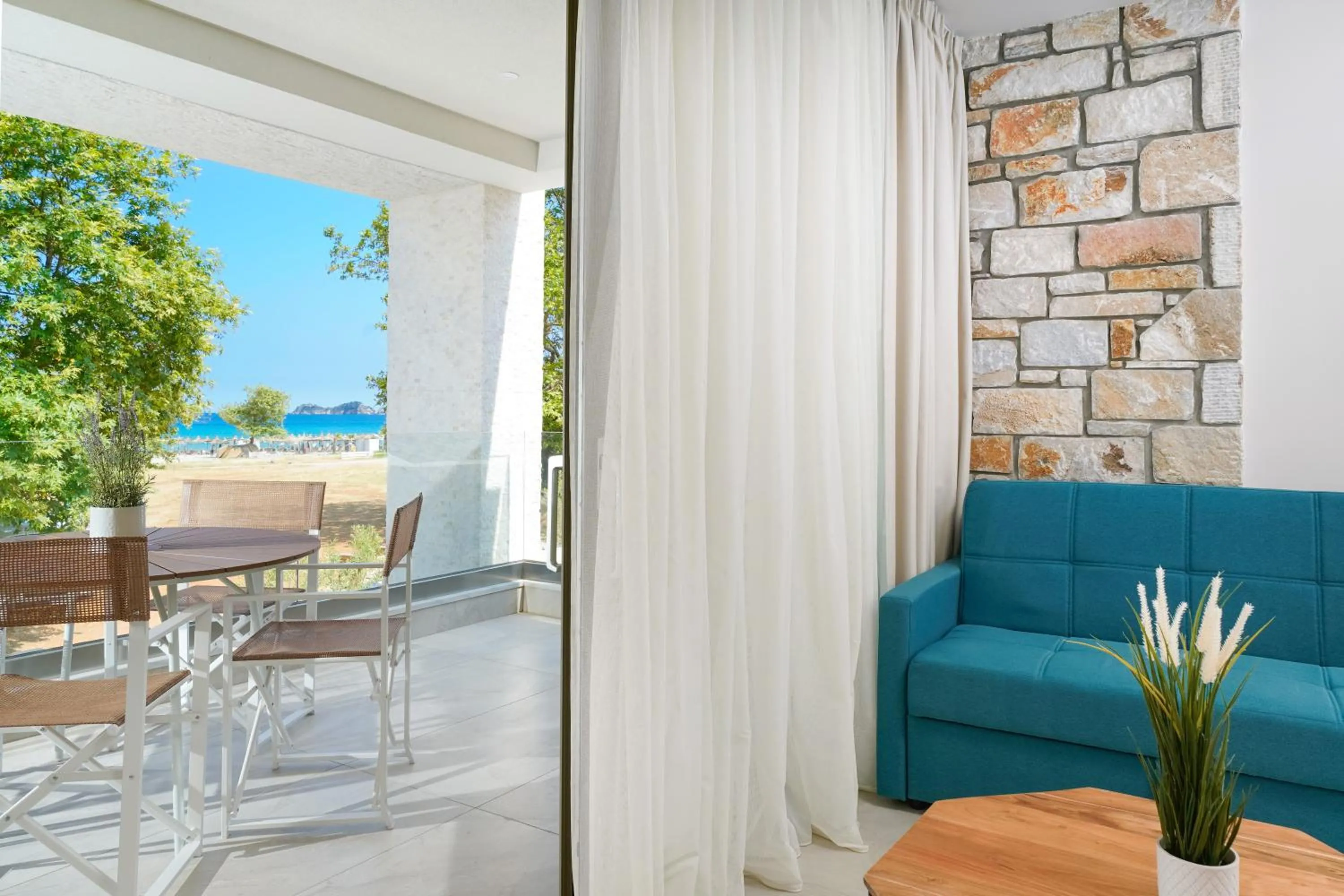 Brothers Studios & Suites
