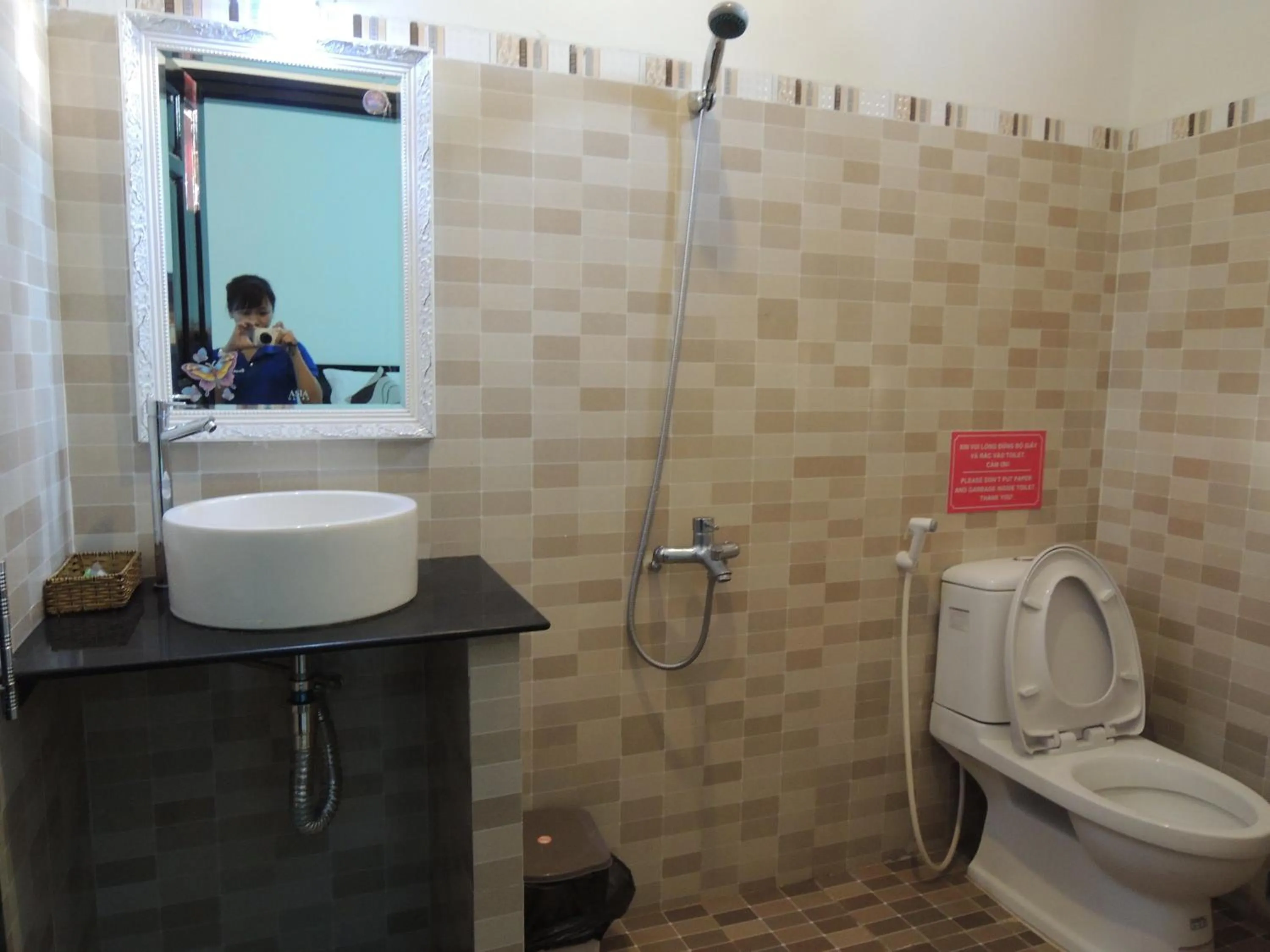 Bathroom in Phuong Tay Guest House