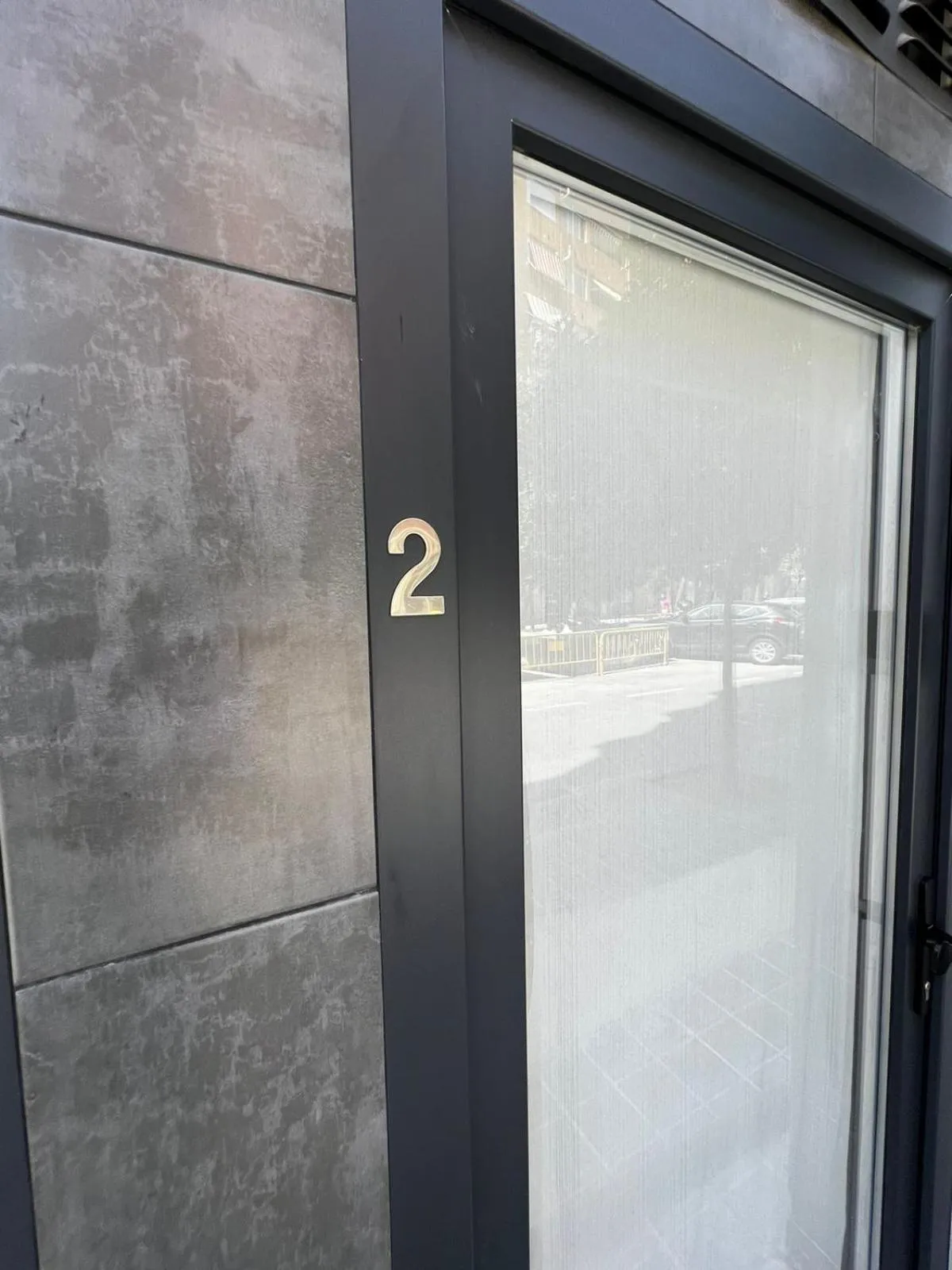 Facade/entrance in Rodrigues 15