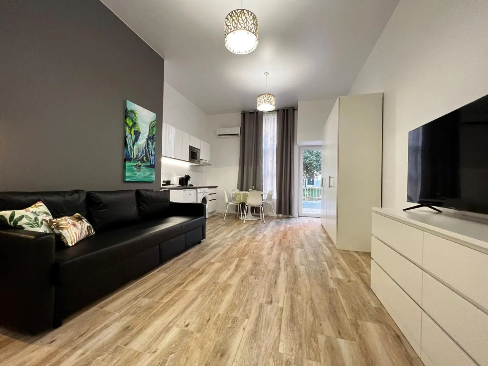 Communal lounge/ TV room in Rodrigues 15