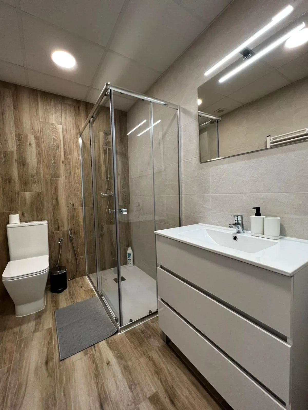 Shower in Rodrigues 15