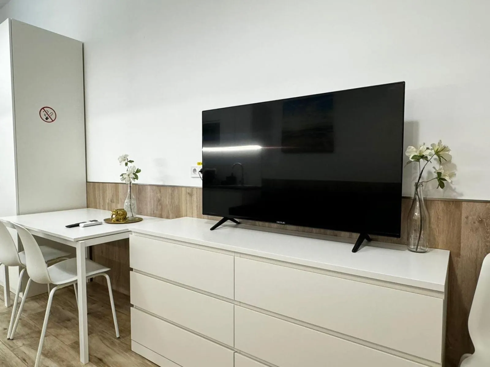 Communal lounge/ TV room in Rodrigues 15