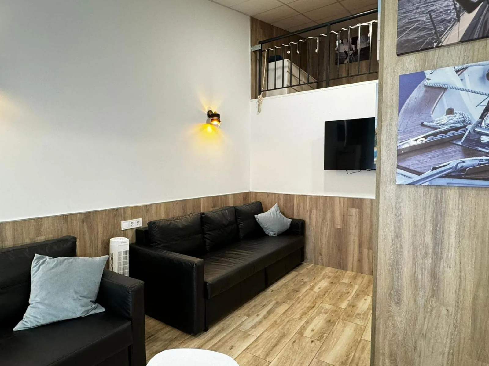 Communal lounge/ TV room in Rodrigues 15