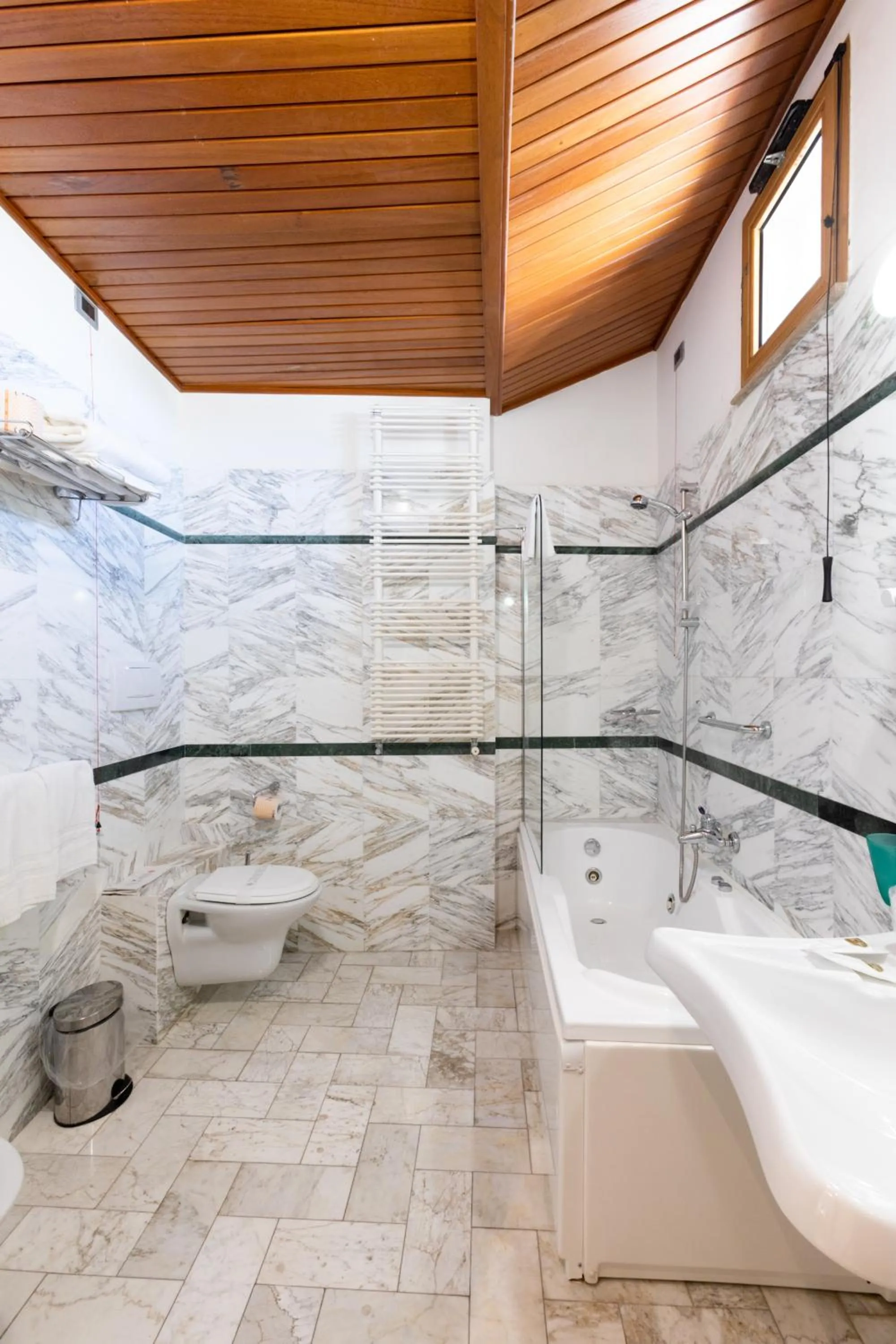 Bathroom in Hotel Aurora e del Benessere