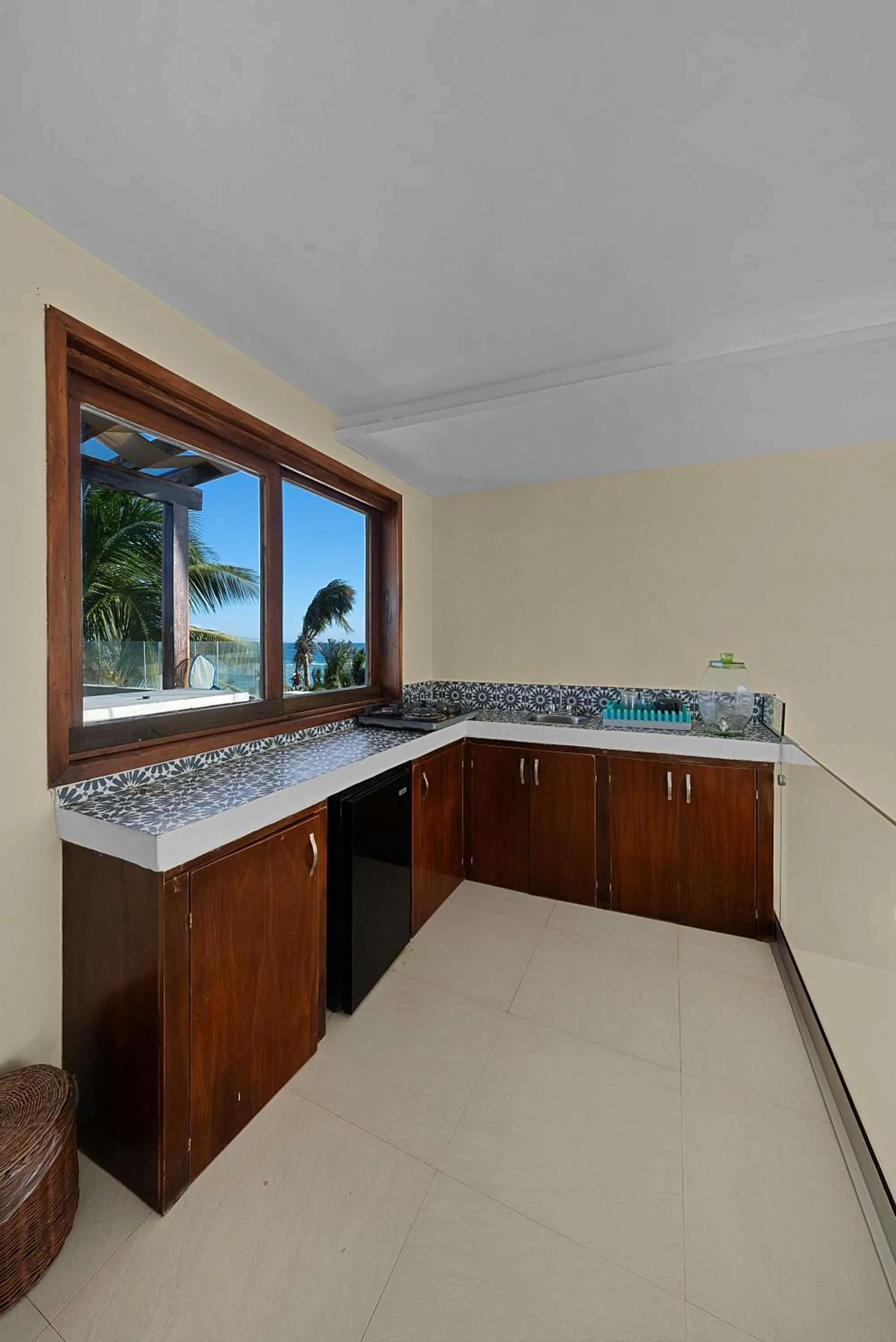 Kitchen or kitchenette in Playa Canek Beachfront Eco Hotel
