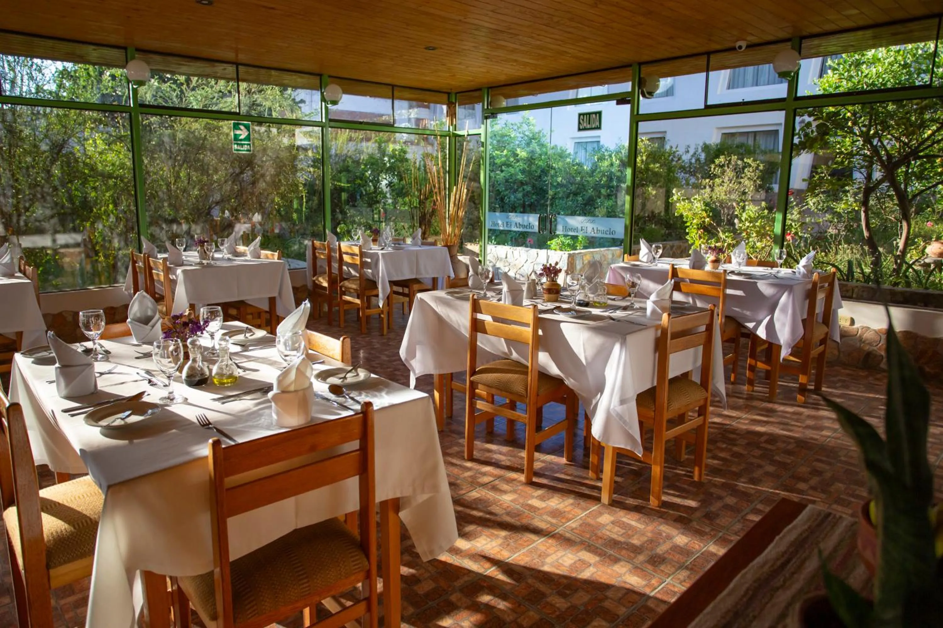 Restaurant/places to eat in Hotel El Abuelo