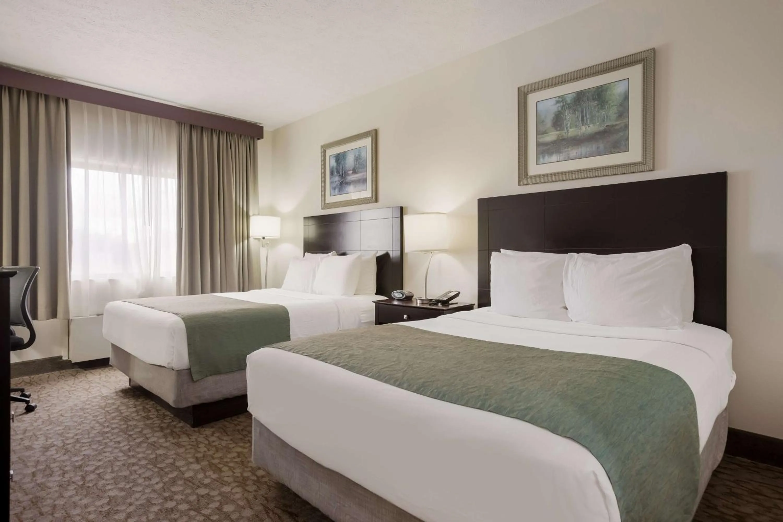 Bedroom, Bed in Best Western Kendallville Inn