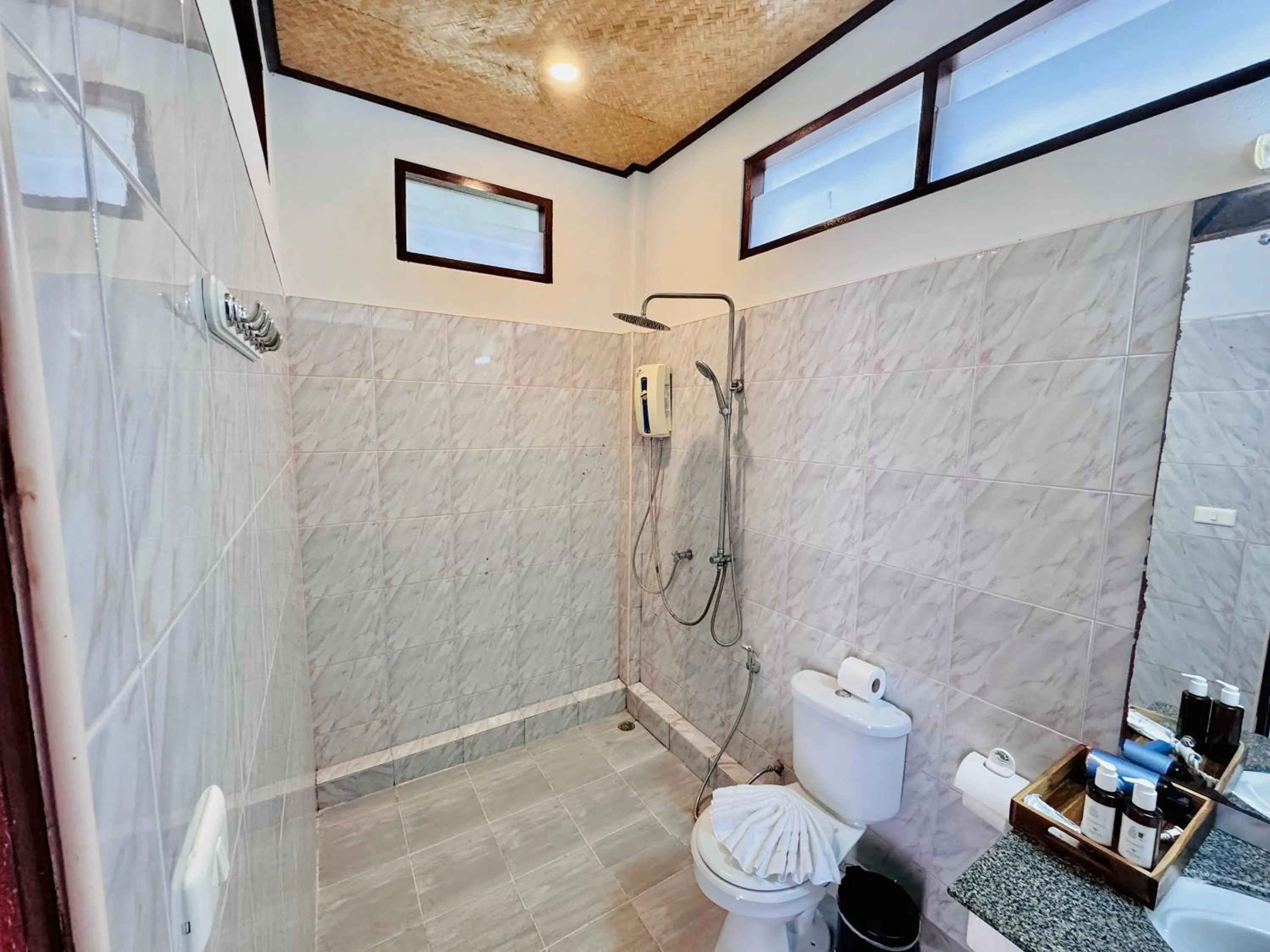 Bathroom in Lamai Bayview Boutique Resort