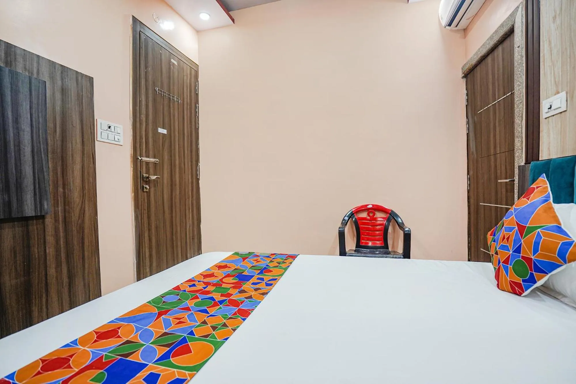 Bed in Super OYO Hotel O Rameshwaram Inn