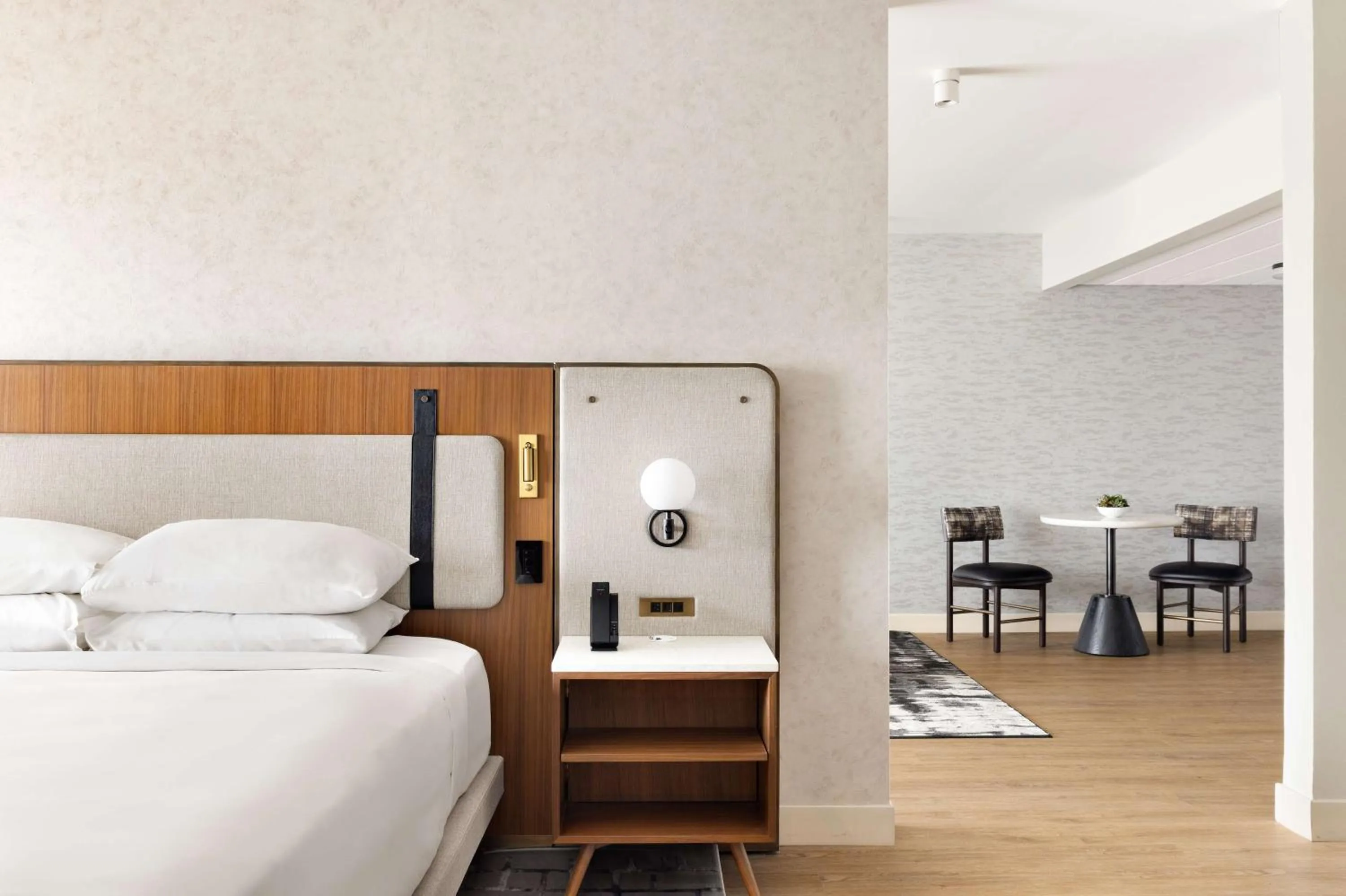 Photo of the whole room, Bed in Hyatt Regency New Brunswick