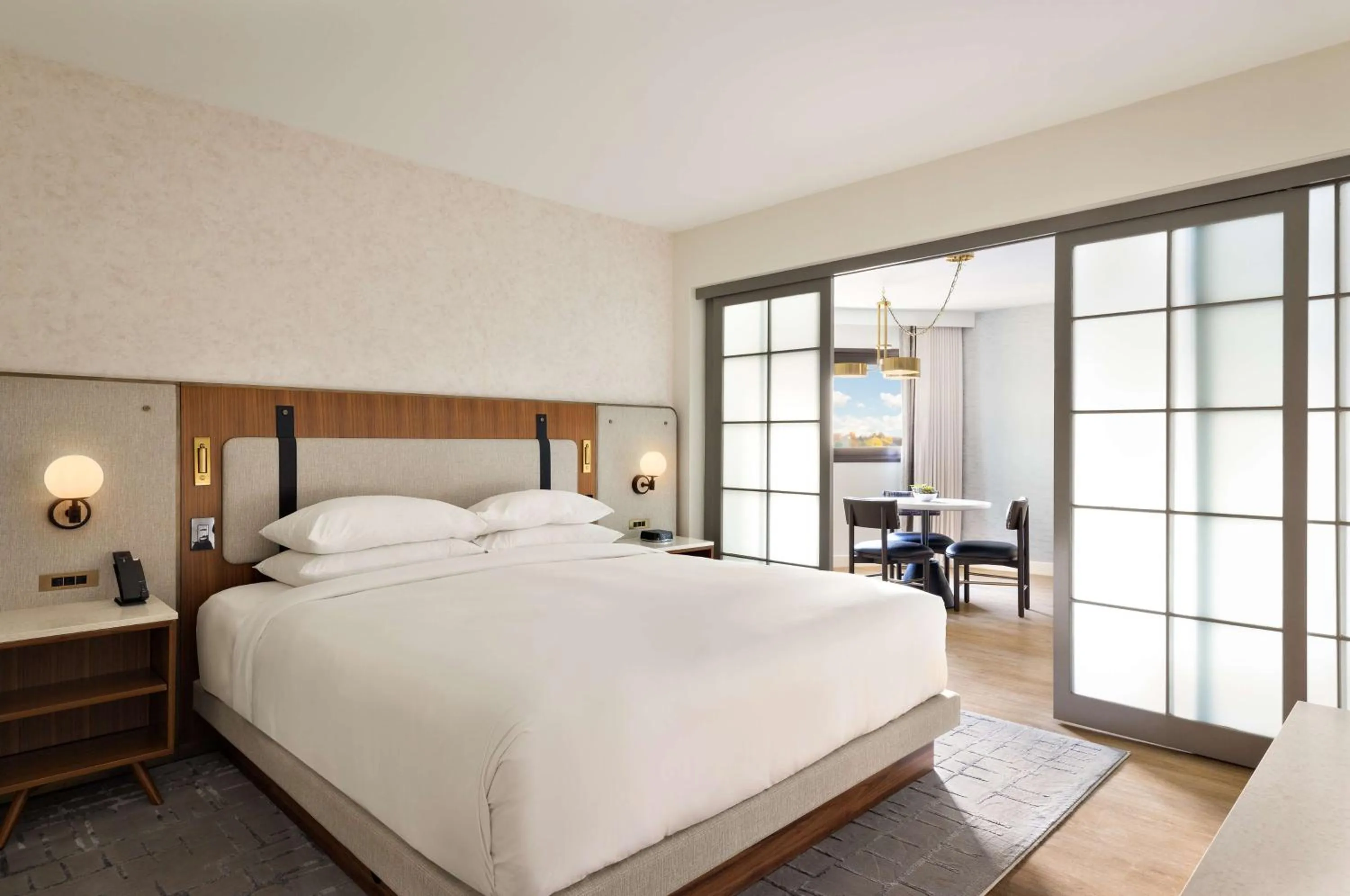 Photo of the whole room, Bed in Hyatt Regency New Brunswick