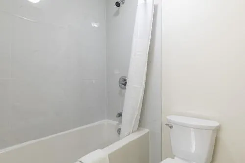 Super 8 by Wyndham Golden