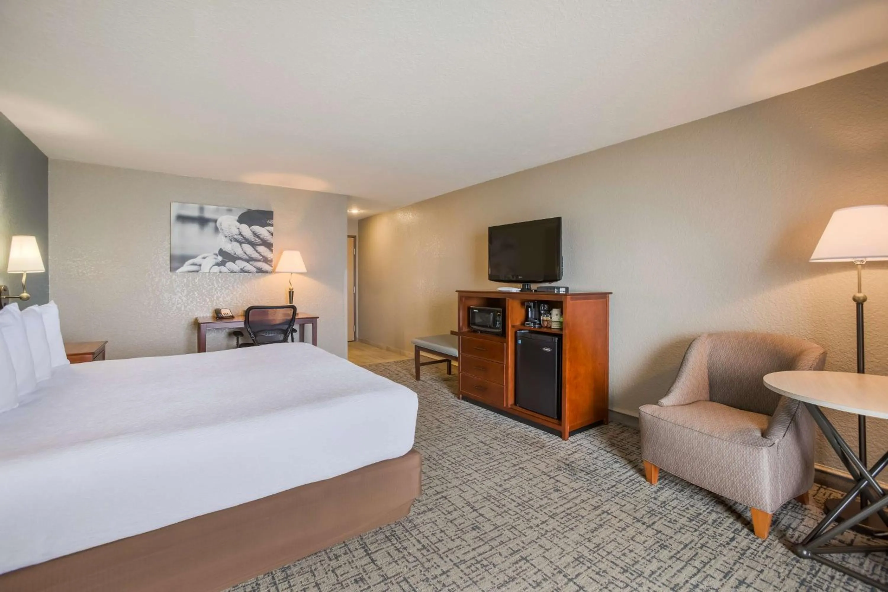 Bedroom, Bed in Best Western Harbour Pointe Lakefront